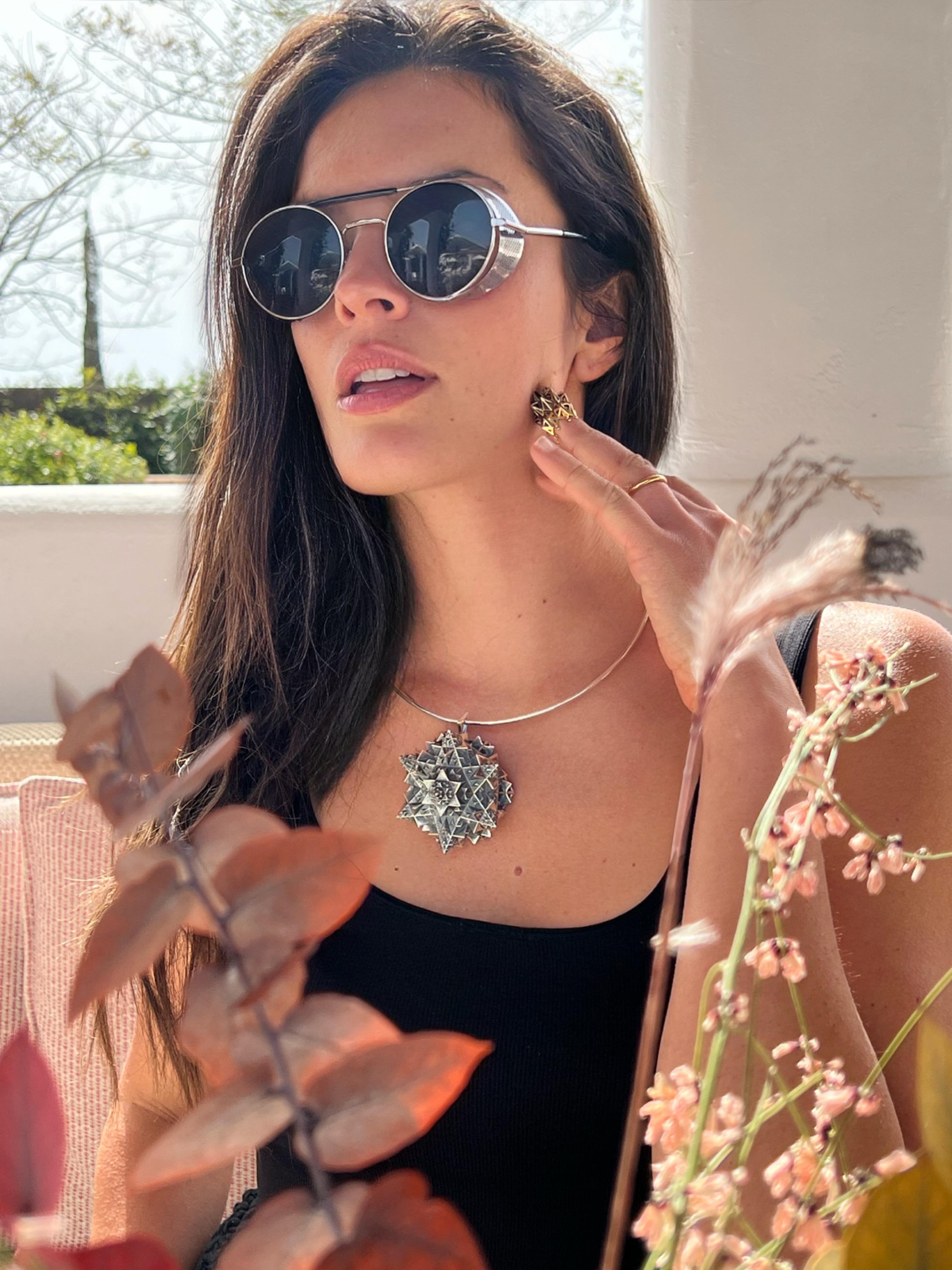 Collana con ciondolo grande in argento Thoscene Fractal In condizioni Nuovo in vendita a Coral Gables, FL