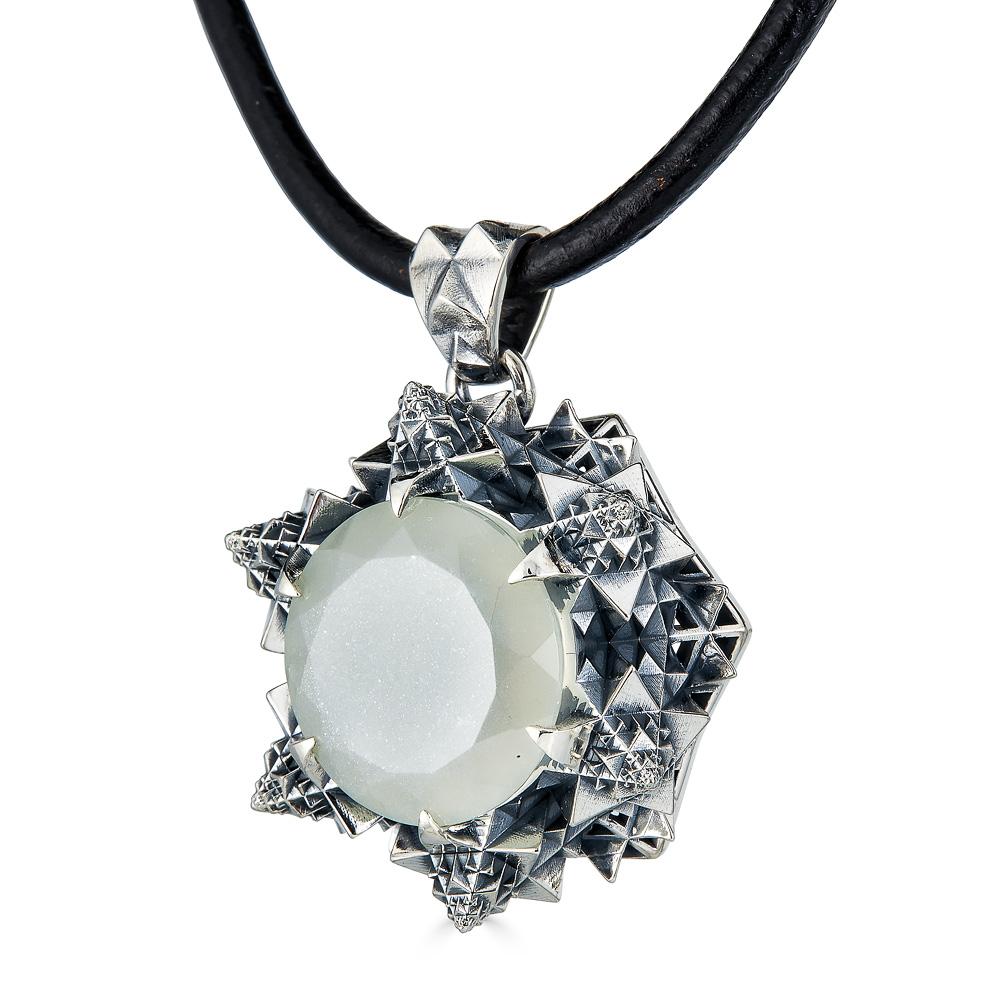 Thoscene New Beginning Pendant with Moonstone In New Condition For Sale In Coral Gables, FL