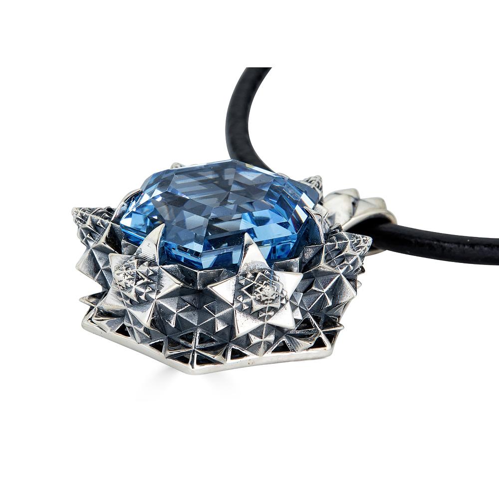Collana con ciondolo in onice Thoscene in vendita 2