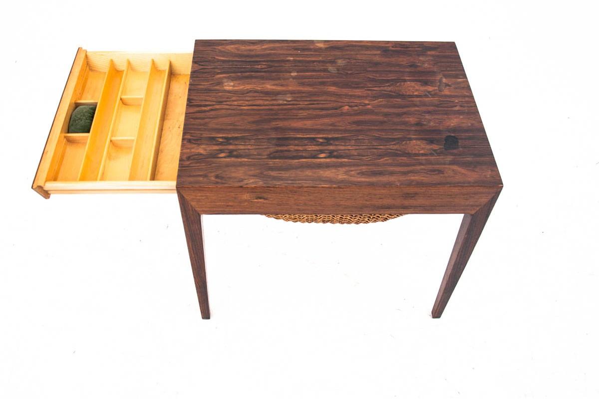 Thread Table in Rosewood, Danish Design In Good Condition For Sale In Chorzów, PL