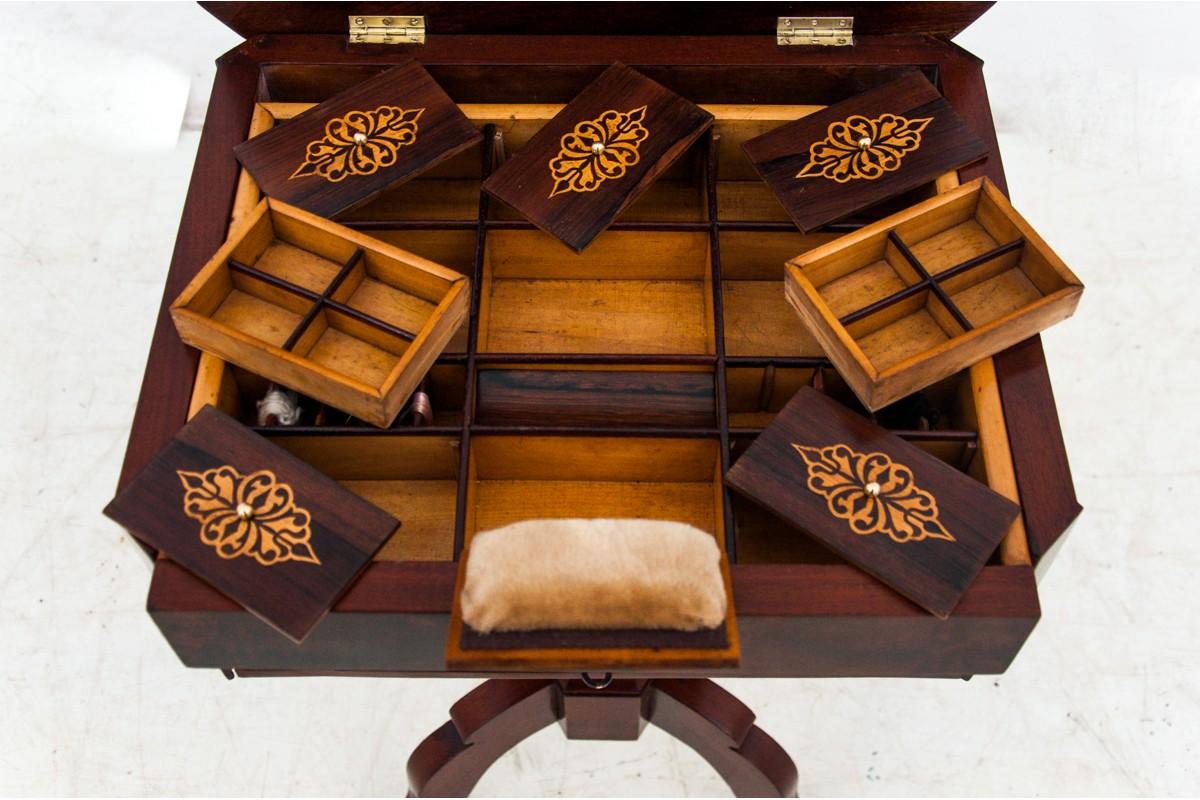 Thread table, Northern Europe, circa 1860. Antique. For Sale 1