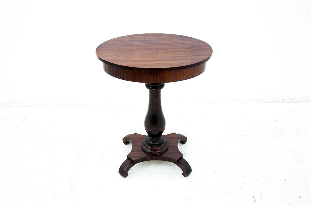 A historic thread table from around 1880.
Dimensions: height 74 cm / width 50 cm / depth. 43 cm
Very good condition.
