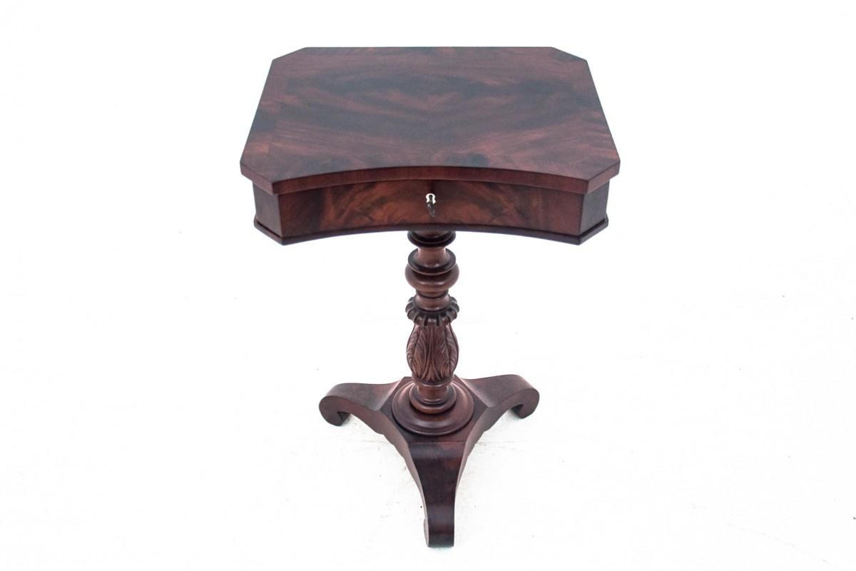 Biedermeier Thread table, Northern Europe, late 19th century. For Sale