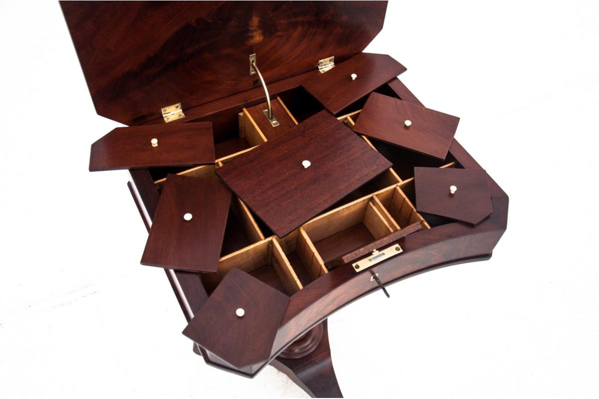 Thread table, Northern Europe, late 19th century. For Sale 1