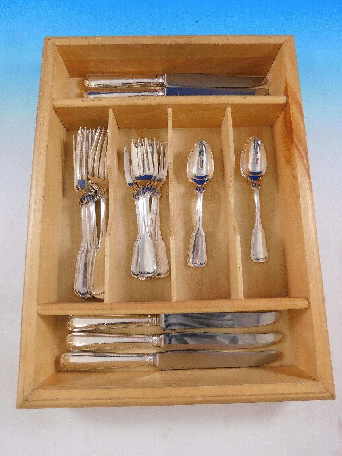 Dinner size Threaded antique by Gorham sterling silver flatware, 24 pieces. This set includes:

6 dinner size knives, 9 3/4