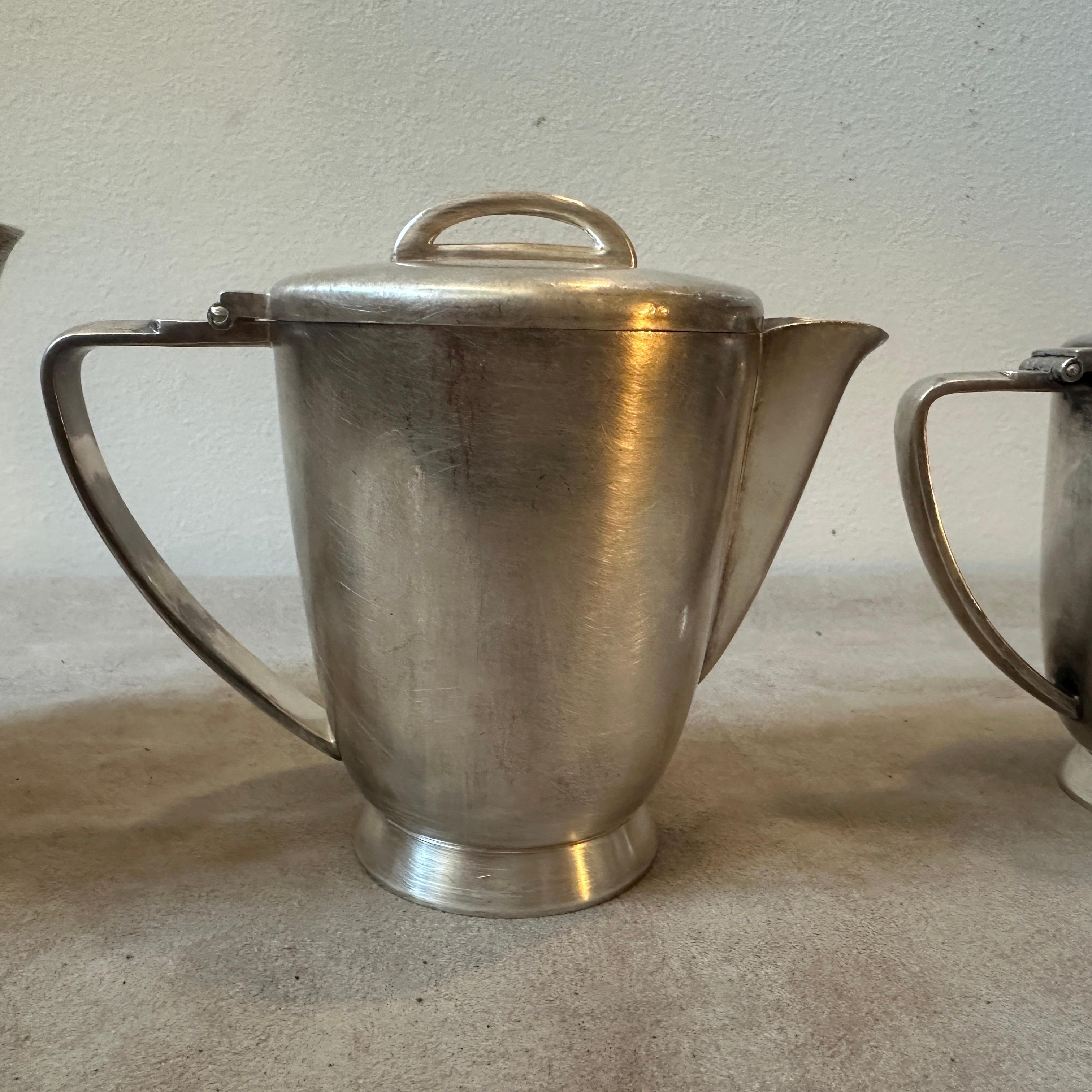 Three 1930s Art Deco Teapots by Gio Ponti for Fratelli Calderoni In Good Condition For Sale In Aci Castello, IT