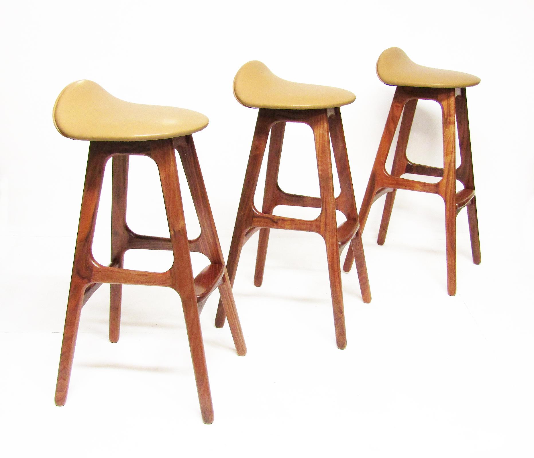 Three 1960s Danish Bar Or Kitchen Stools In Rosewood & Leather by Erik Buch For Sale 6