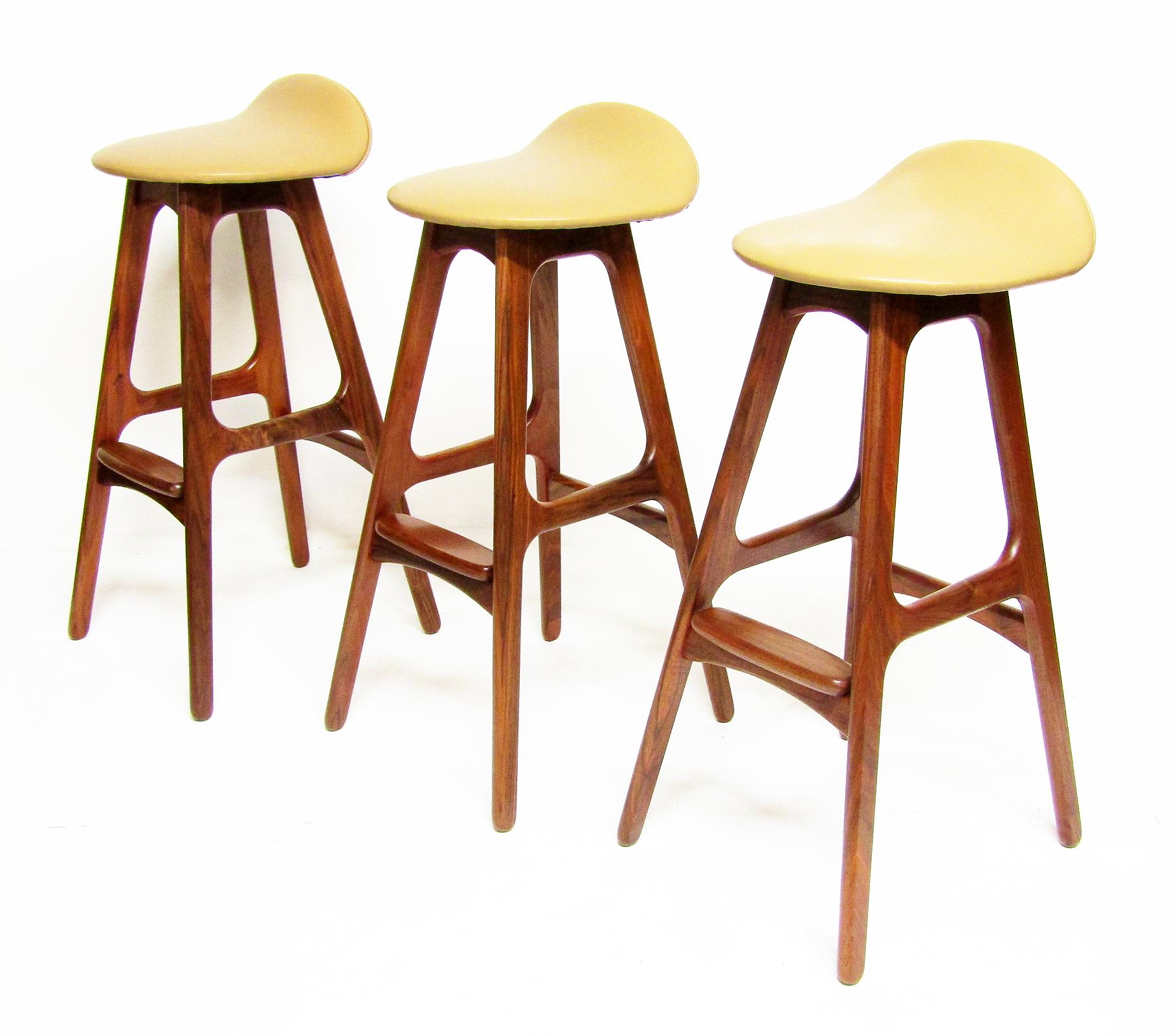 Three 1960s Danish Bar Or Kitchen Stools In Rosewood & Leather by Erik Buch In Good Condition For Sale In Shepperton, Surrey
