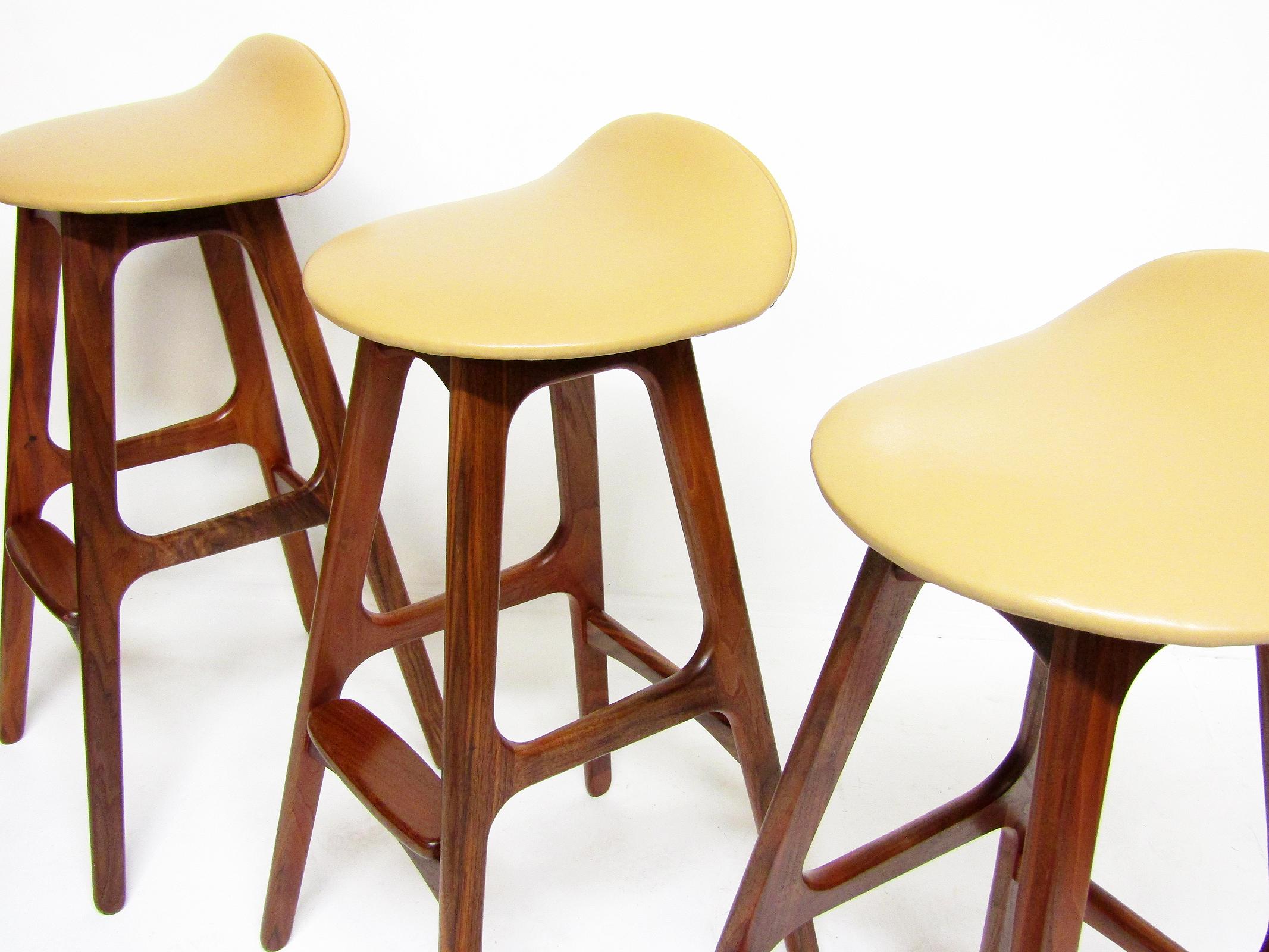20th Century Three 1960s Danish Bar Or Kitchen Stools In Rosewood & Leather by Erik Buch For Sale