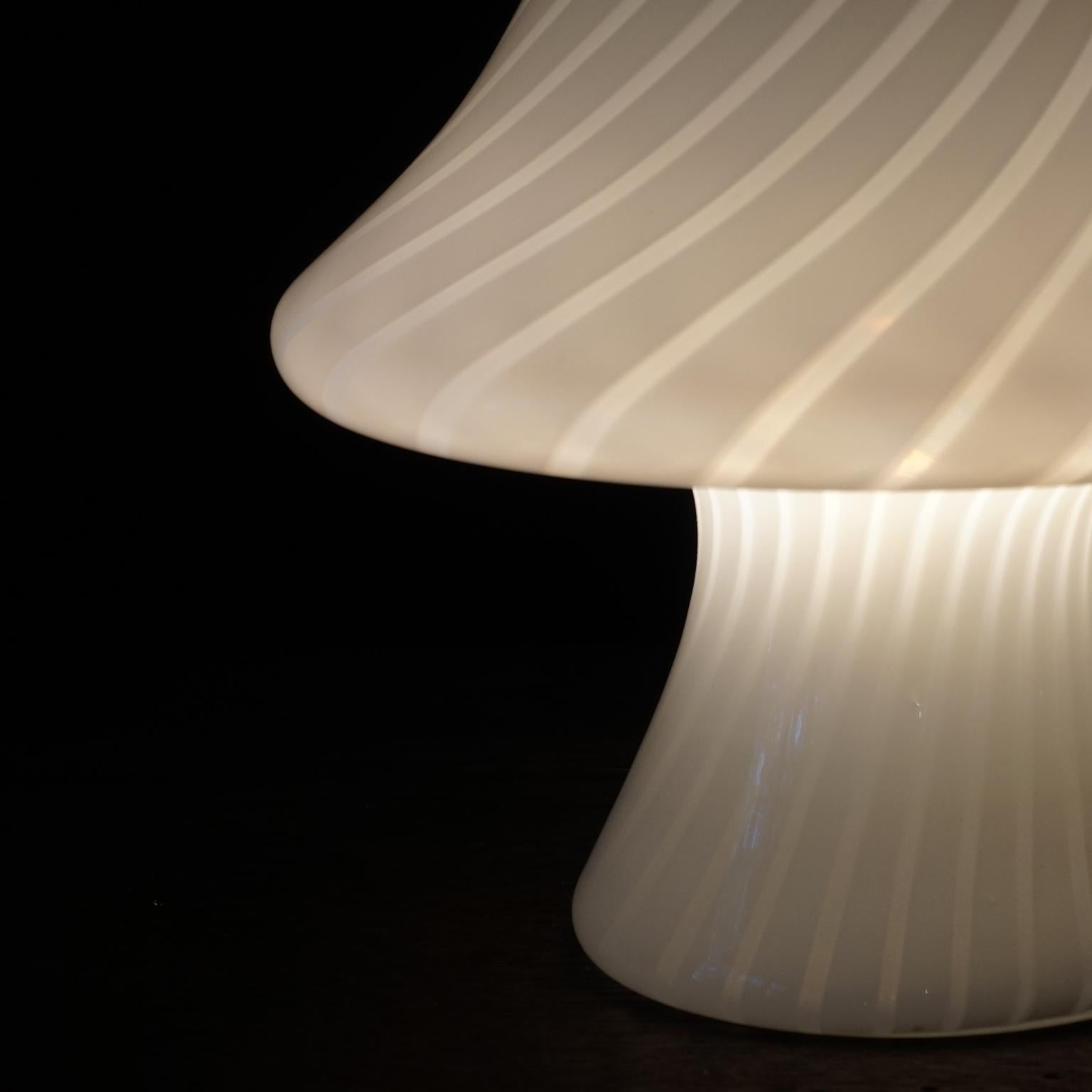 Three 1980s Italian Medium Murano White Glass Swirl Mushroom and Egg Lamps For Sale 6