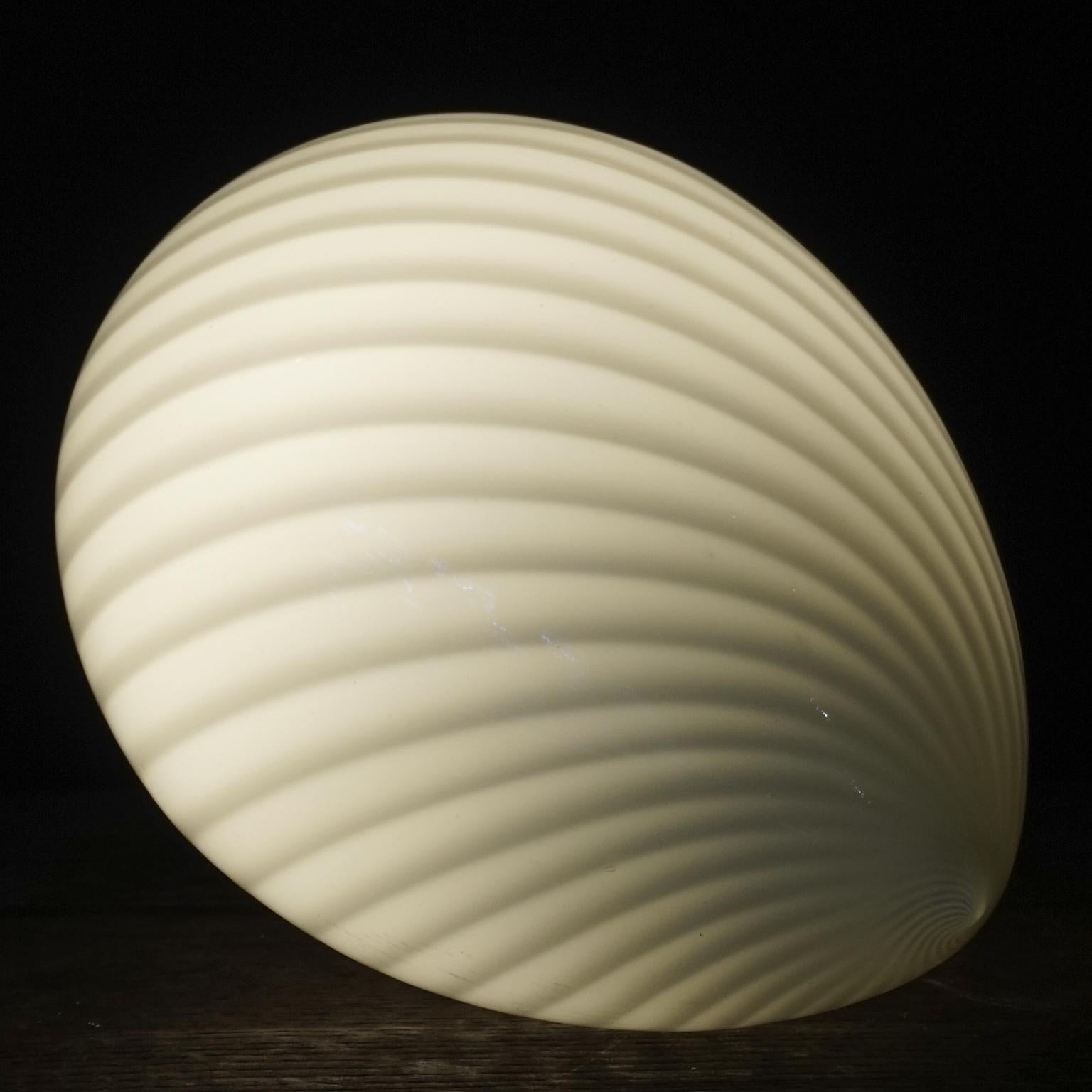Three 1980s Italian Medium Murano White Glass Swirl Mushroom and Egg Lamps For Sale 10