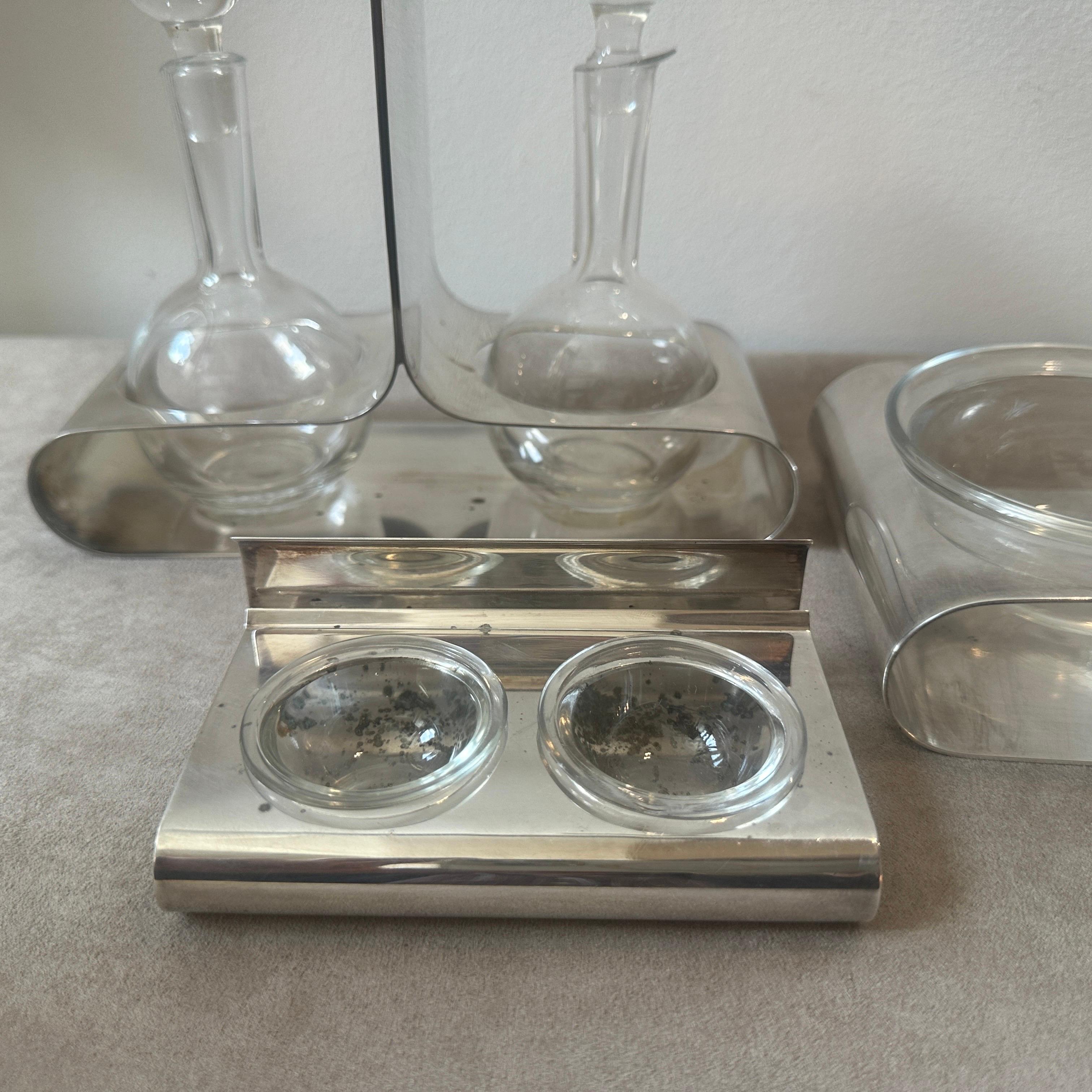 Tres piezas de servicio modernistas de los años 80, chapadas en plata y cristal, de Lino Sabattini siglo XX en venta