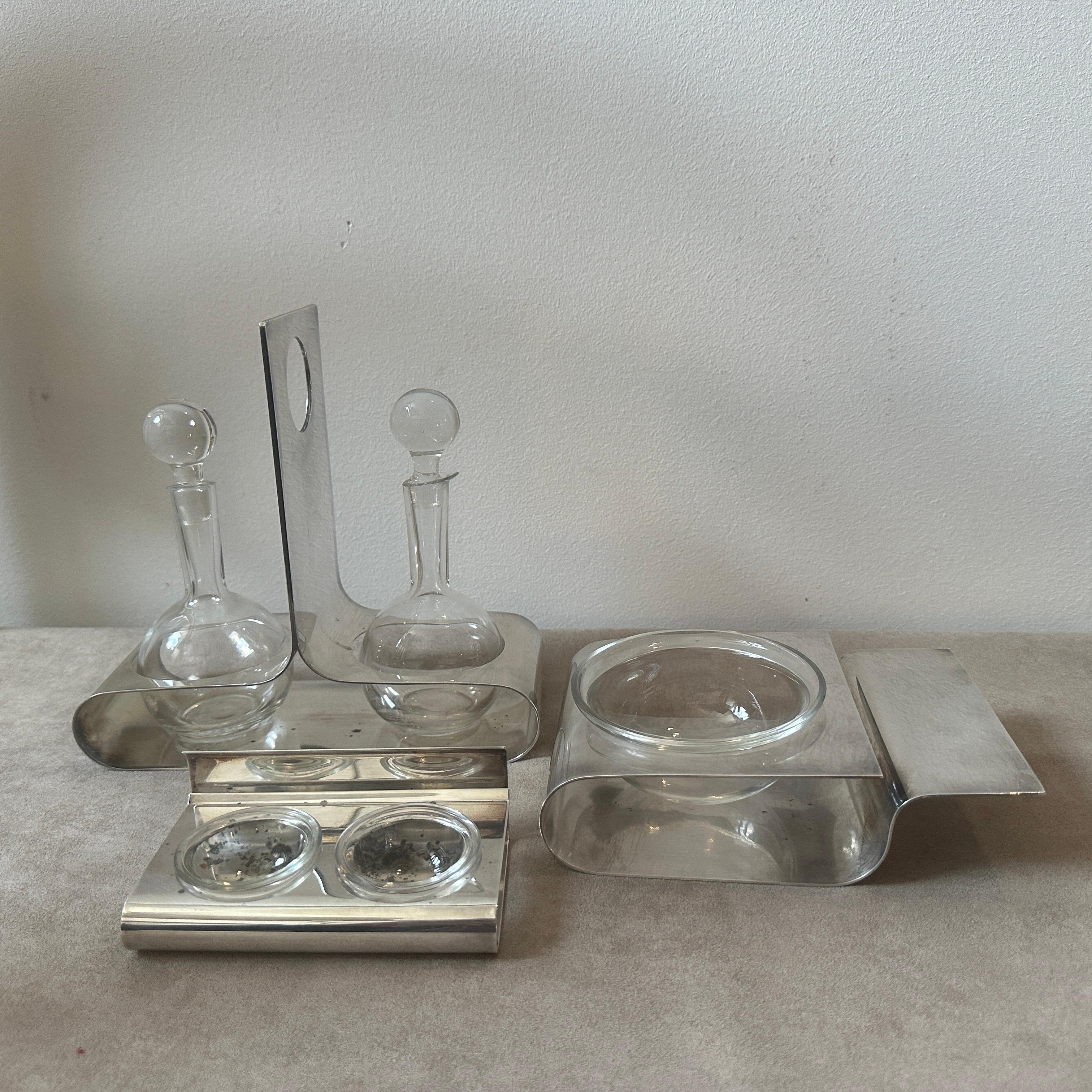 Drei modernistische versilberte und gläserne Servierstücke von Lino Sabattini aus den 1980er Jahren im Angebot 1