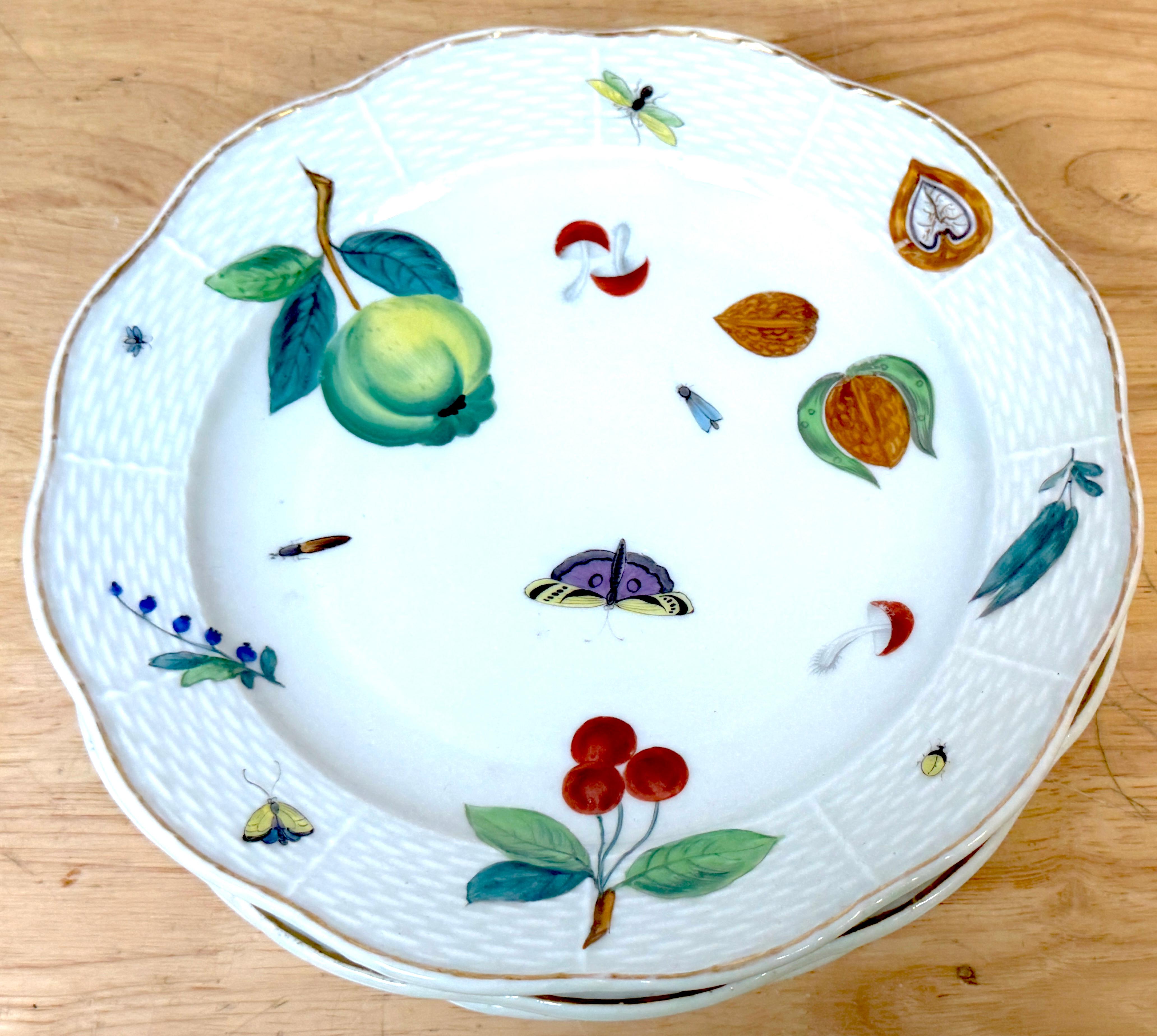 Européen Three 19th Century Continental Naturalist Fruit, Insect, Vegetable Plates en vente