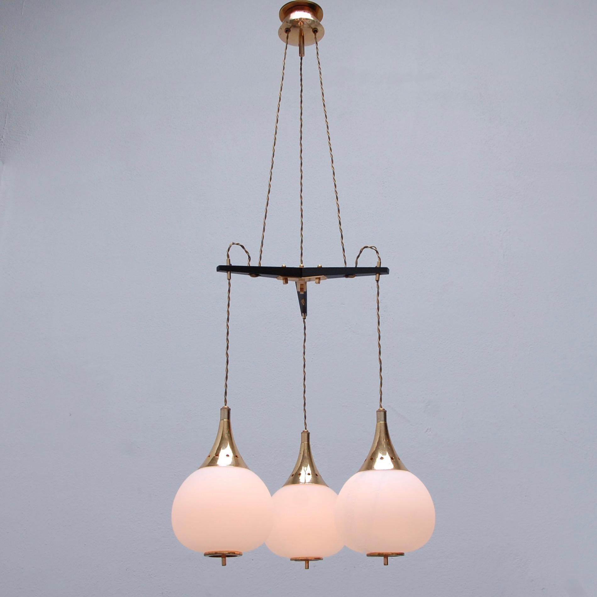 (2) Stilnovo Pendant Chandeliers For Sale 4