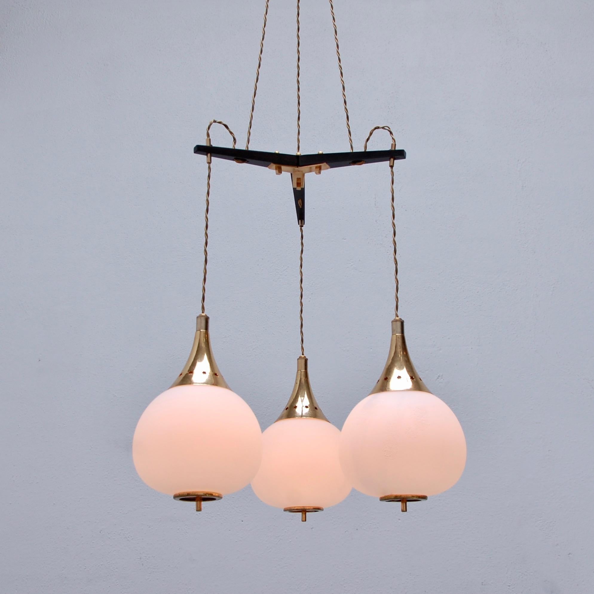 (2) Stilnovo Pendant Chandeliers For Sale 5