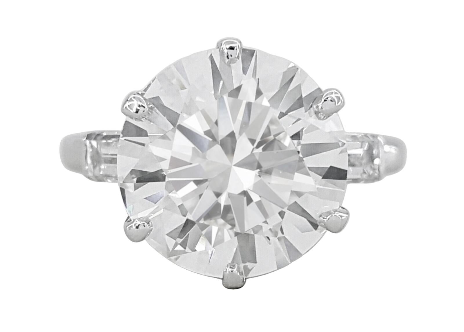 Three 3-Stone 3.40 Carat Round Brilliant Cut Diamond Engagement Ring For Sale
