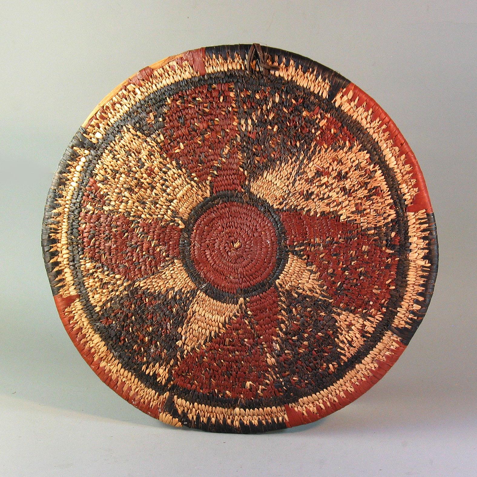 Three African Coiled Basket Trays, Hausa, Nigeria, 20th Century, Tribal Art In Good Condition In Ottawa, Ontario