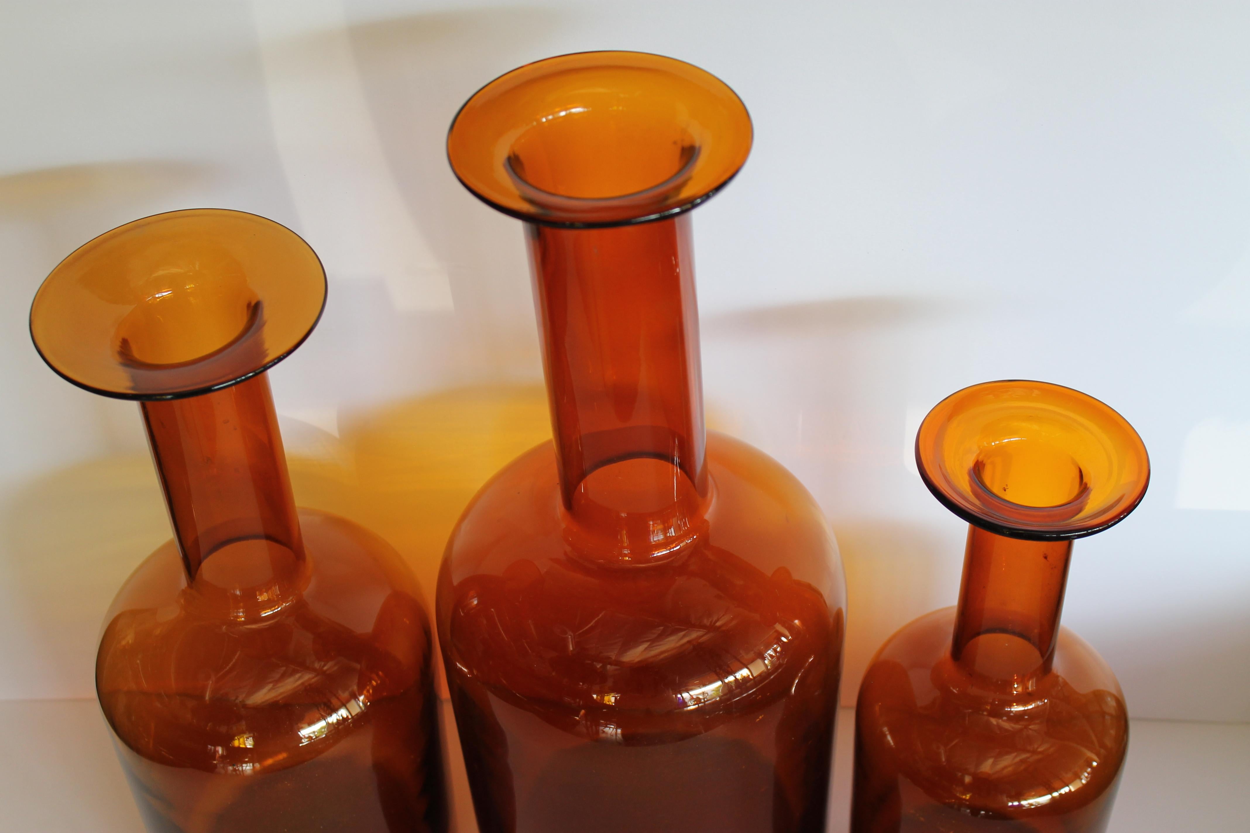 Mid-Century Modern Trois bouteilles d'ambre d'Otto Bauer pour Holmegaard, Danemark en vente