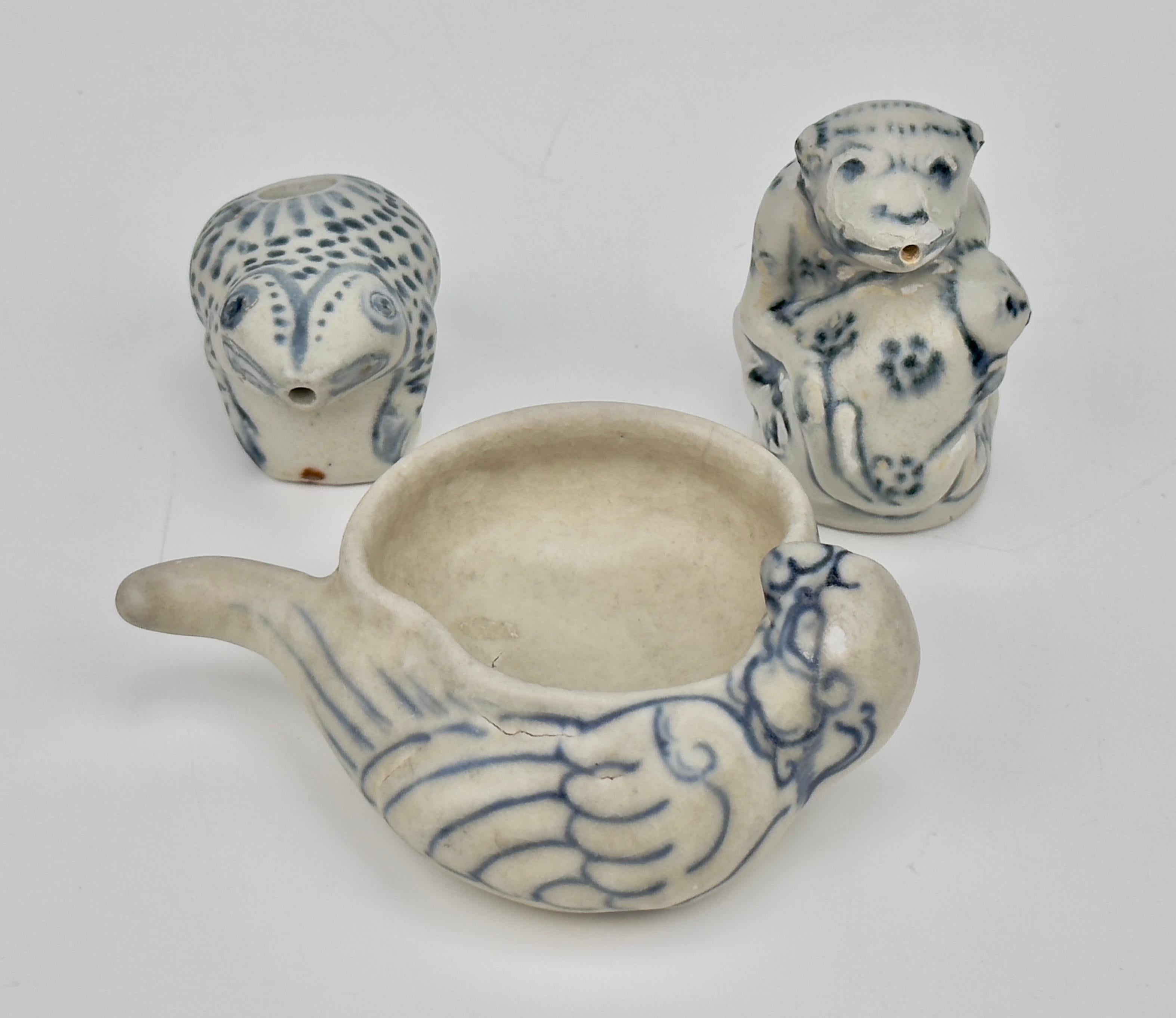 Tres goteros con forma de rana, loro y mono de Annam, s. XV La Dinastía en venta 8