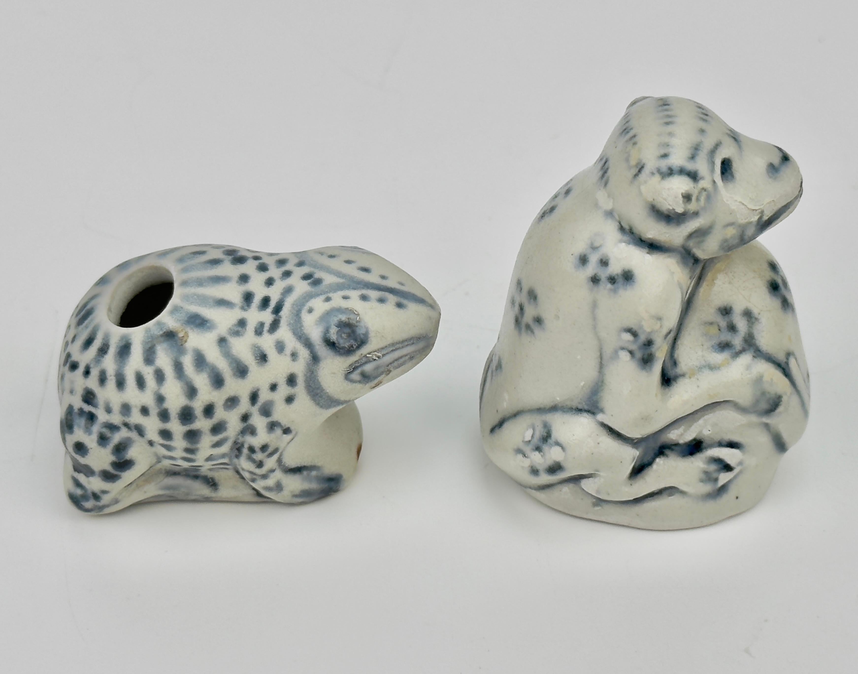 Tres goteros con forma de rana, loro y mono de Annam, s. XV La Dinastía Cerámico en venta