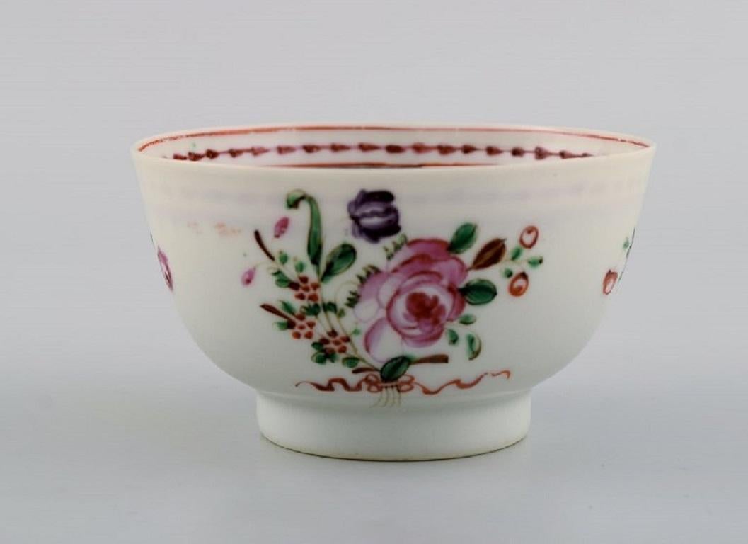 Three Antique Chinese Teacups in Hand-Painted Porcelain, Qian Long '1736-1795' For Sale 1