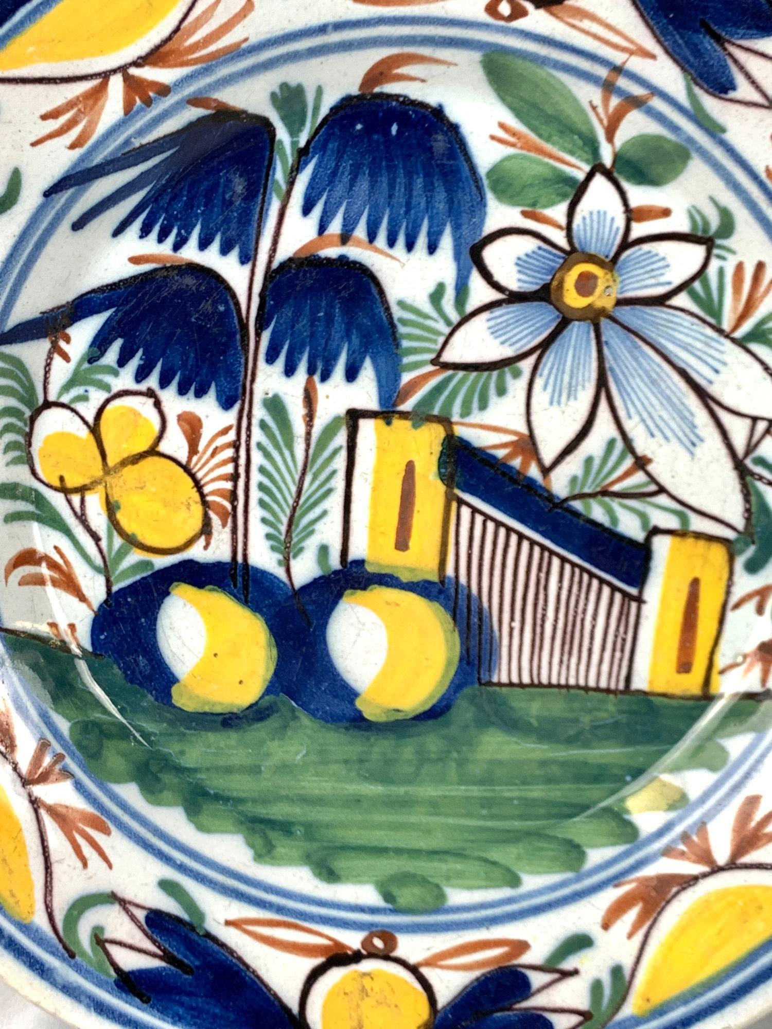 Tres Platos Holandeses Antiguos de Delft Países Bajos Circa 1800 Pintado a mano en venta