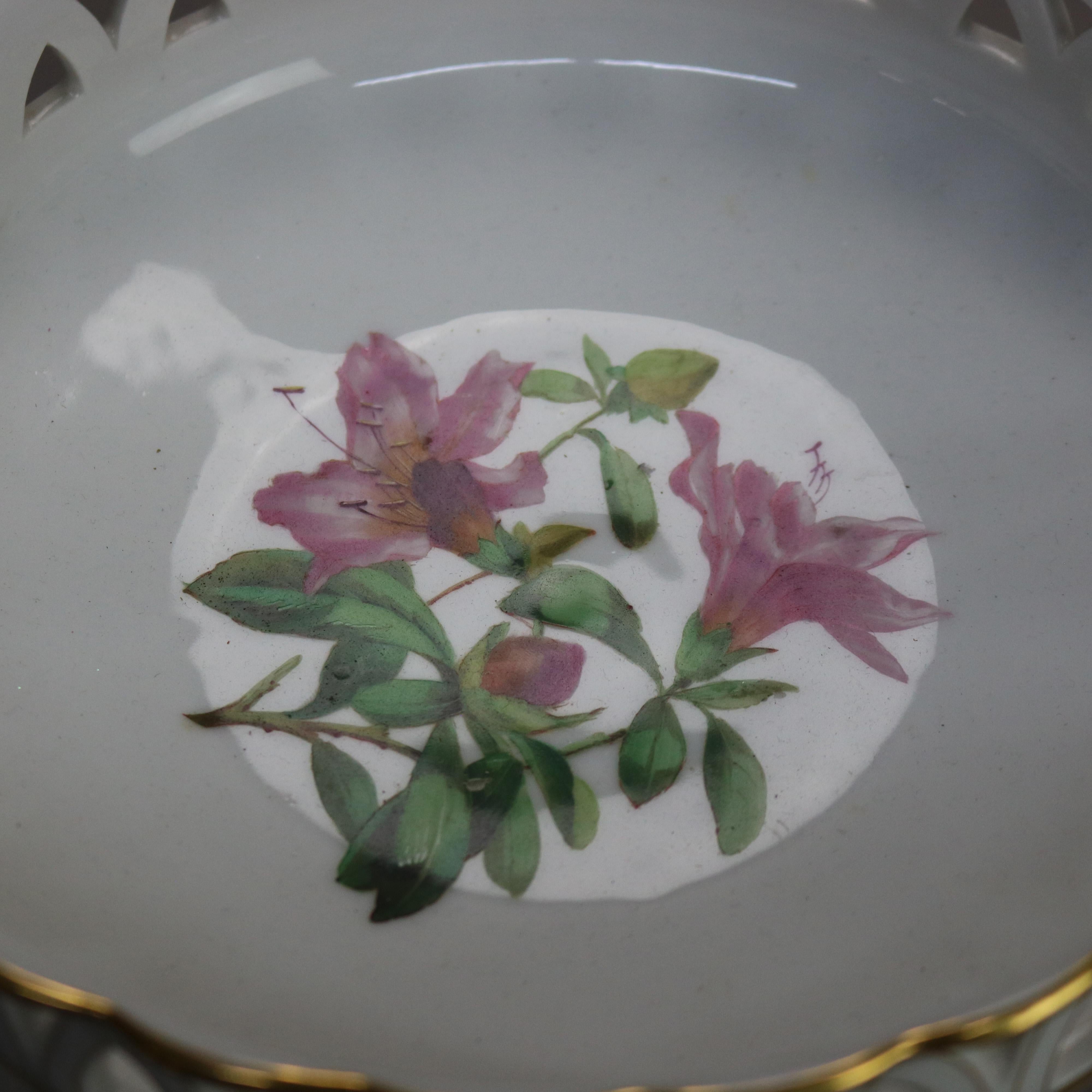 Trois compotes anglaises anciennes peintes à la main et dorées sur pied en porcelaine dorée, vers 1890 en vente 11