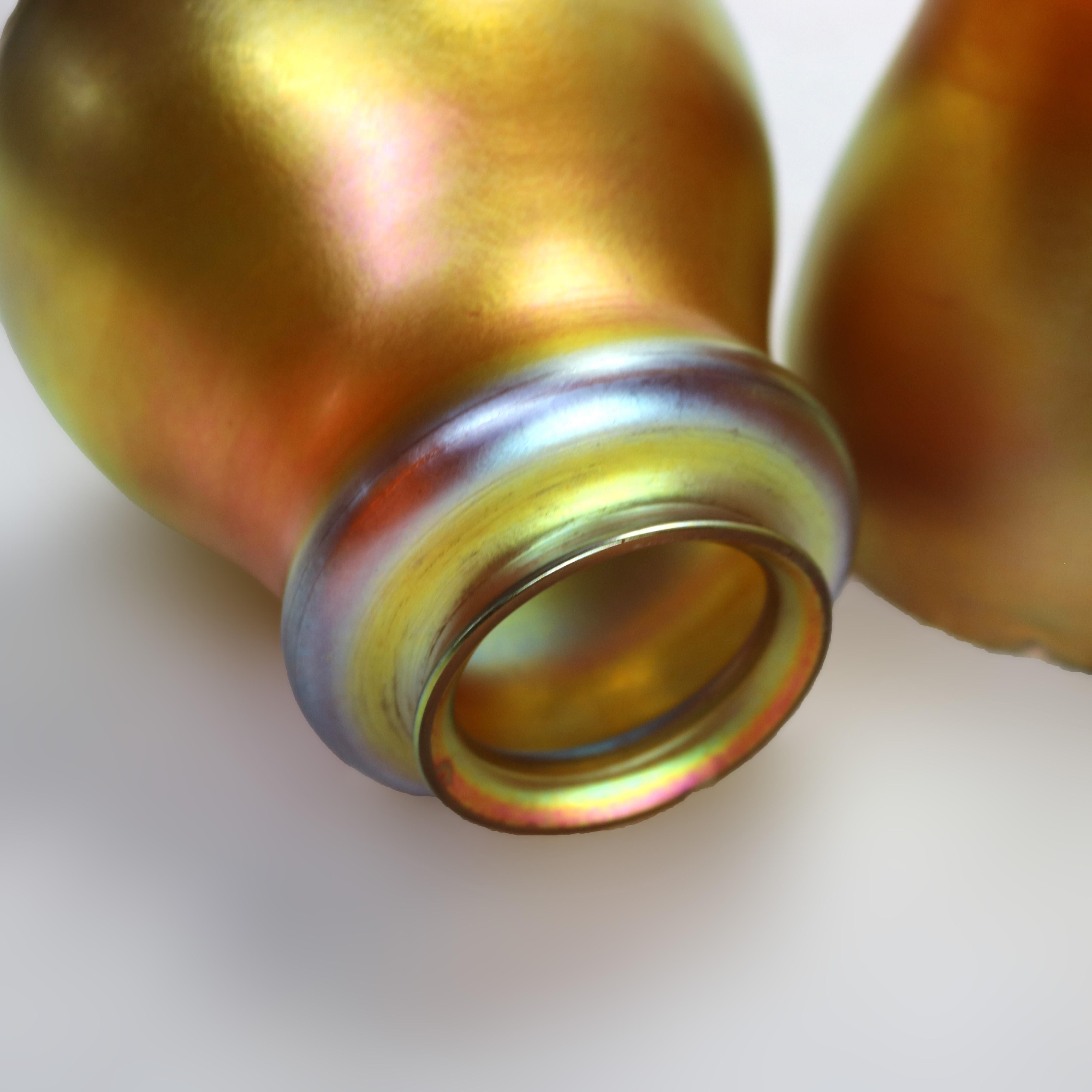 Tre paralumi in vetro artistico con bordo smerlato Aurene oro antico C1920 1