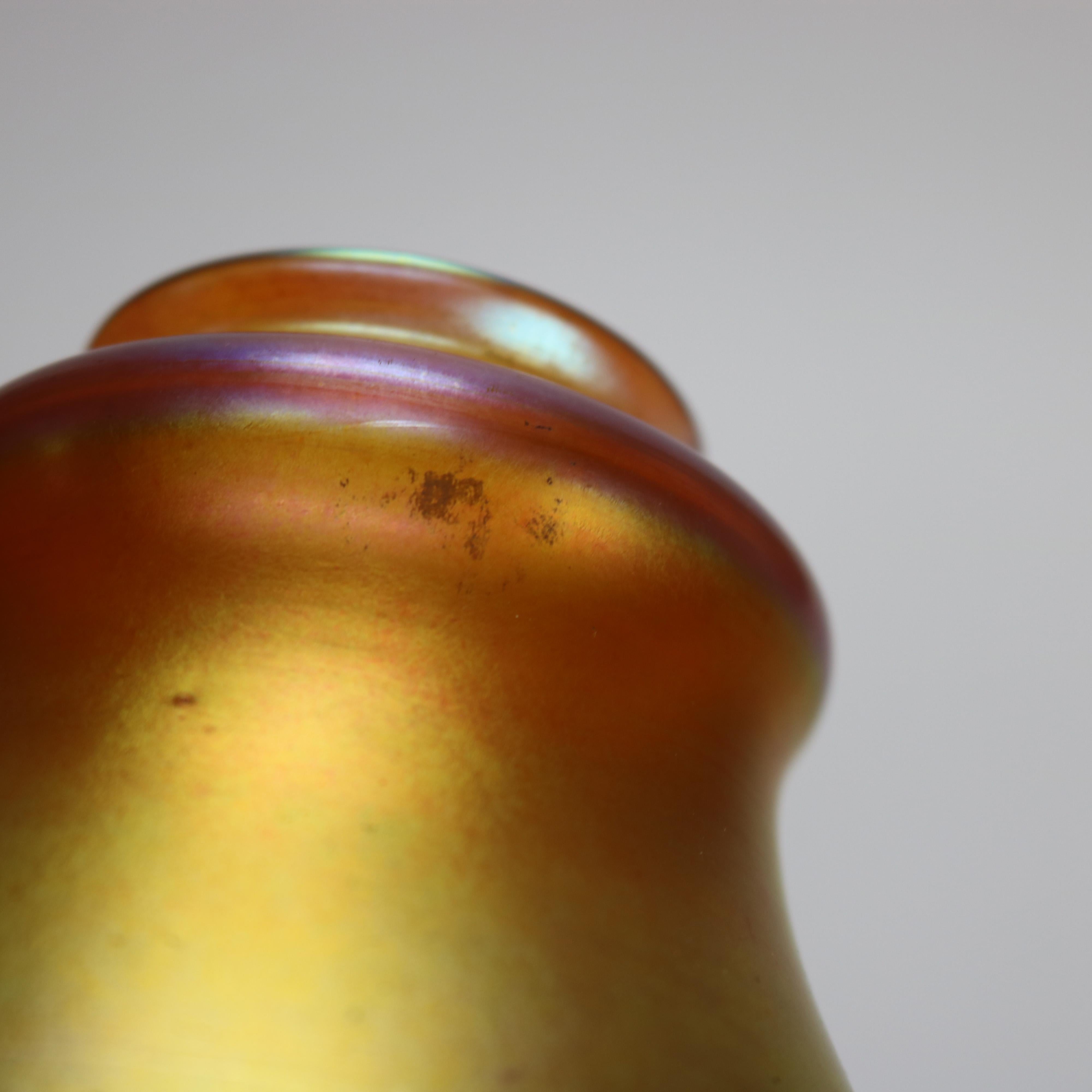 Tre paralumi in vetro artistico con bordo smerlato Aurene oro antico C1920 4
