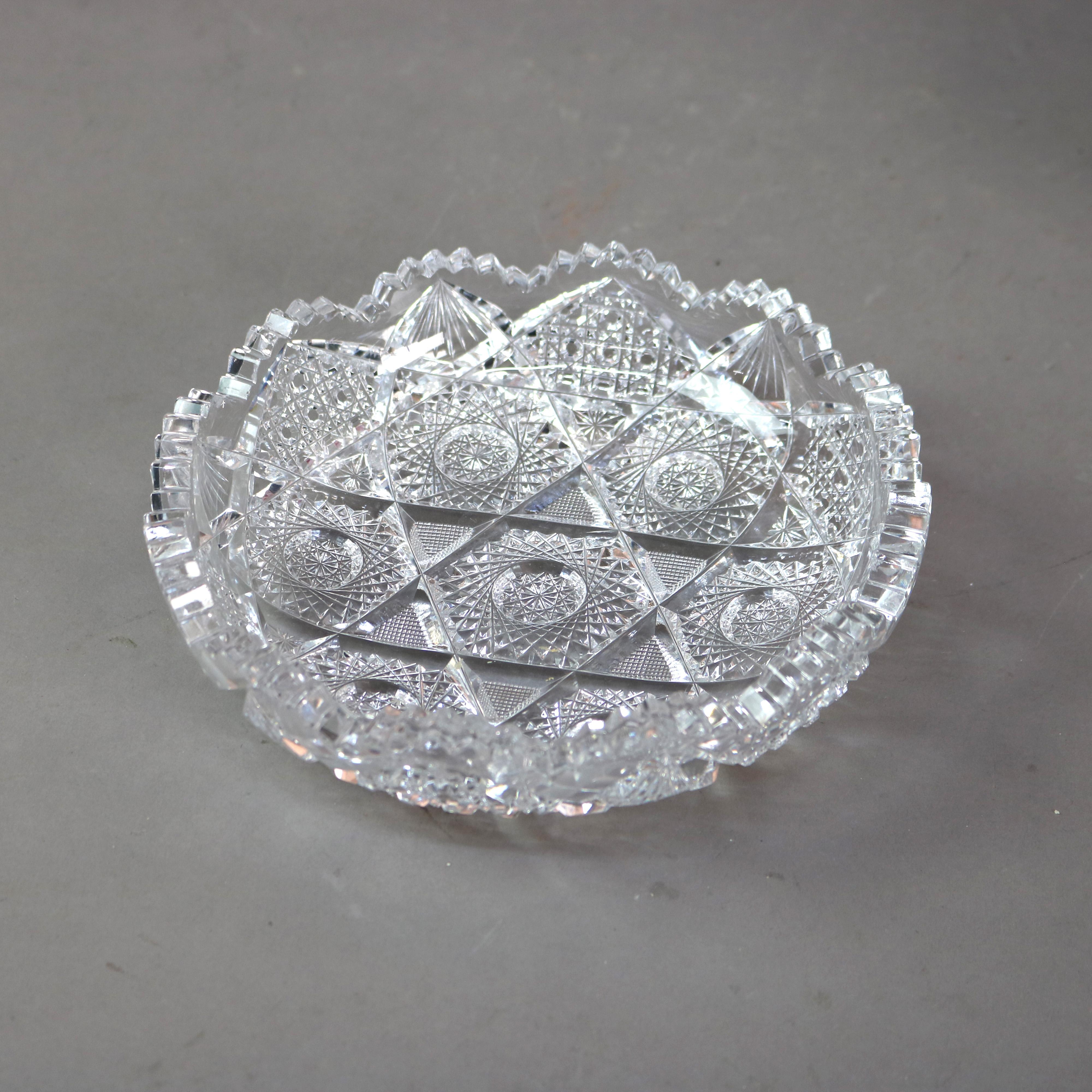Trois bols anciens en verre taillé brillant à la manière de Hawkes C1890

Mesures - 2 1/4