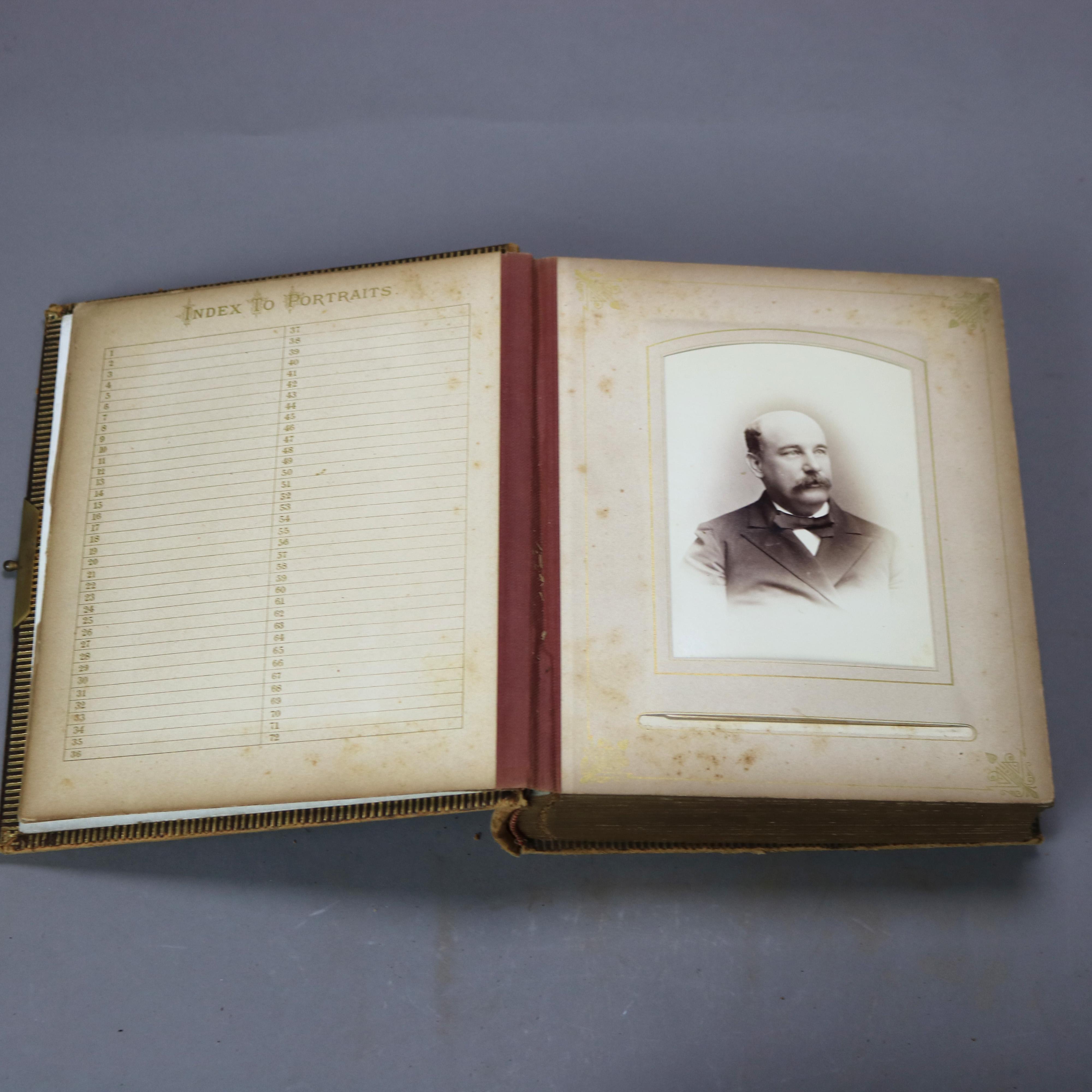 Carta Tre antichi album fotografici in pelle e ottone con foto del XIX secolo in vendita