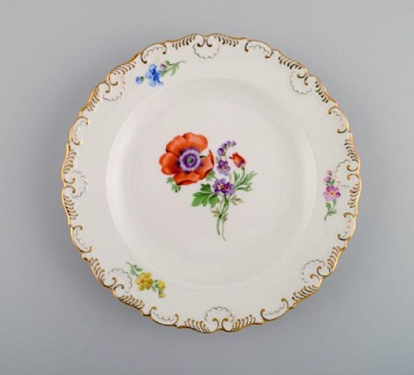 Three antique Meissen plates in hand-painted porcelain with floral motifs. 19th century.
Measures: Openwork plate diameter: 15.5 cm.
Large plate diameter: 19 cm.
In excellent condition.
Stamped.
2nd factory quality.