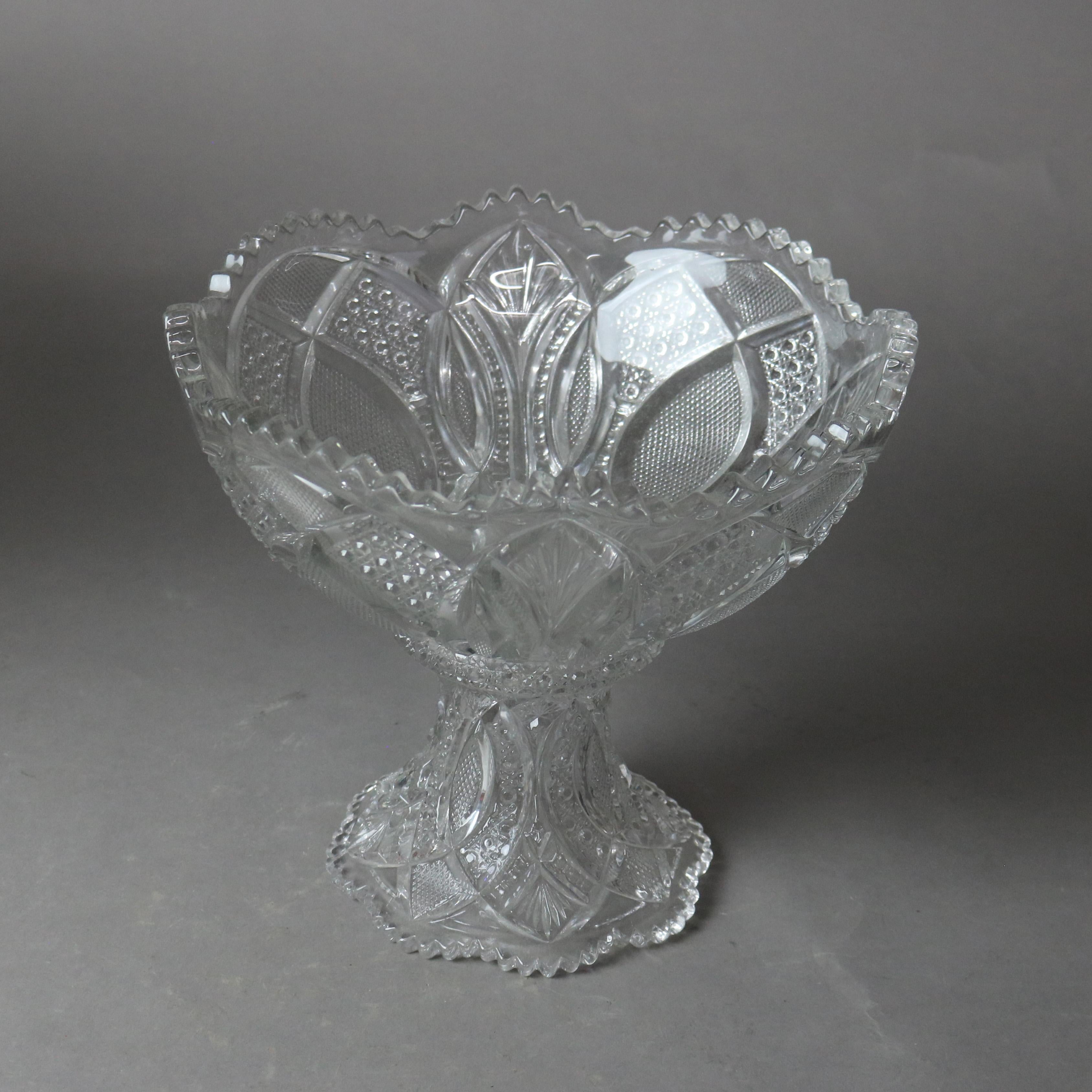 20ième siècle Trois bols à punch et compote en verre pressé anciens C1920 en vente