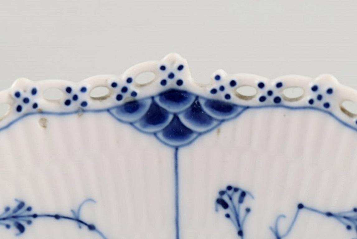 Porcelain Three Antique Royal Copenhagen Blue Fluted Full Lace Bowls, Early 19th Century