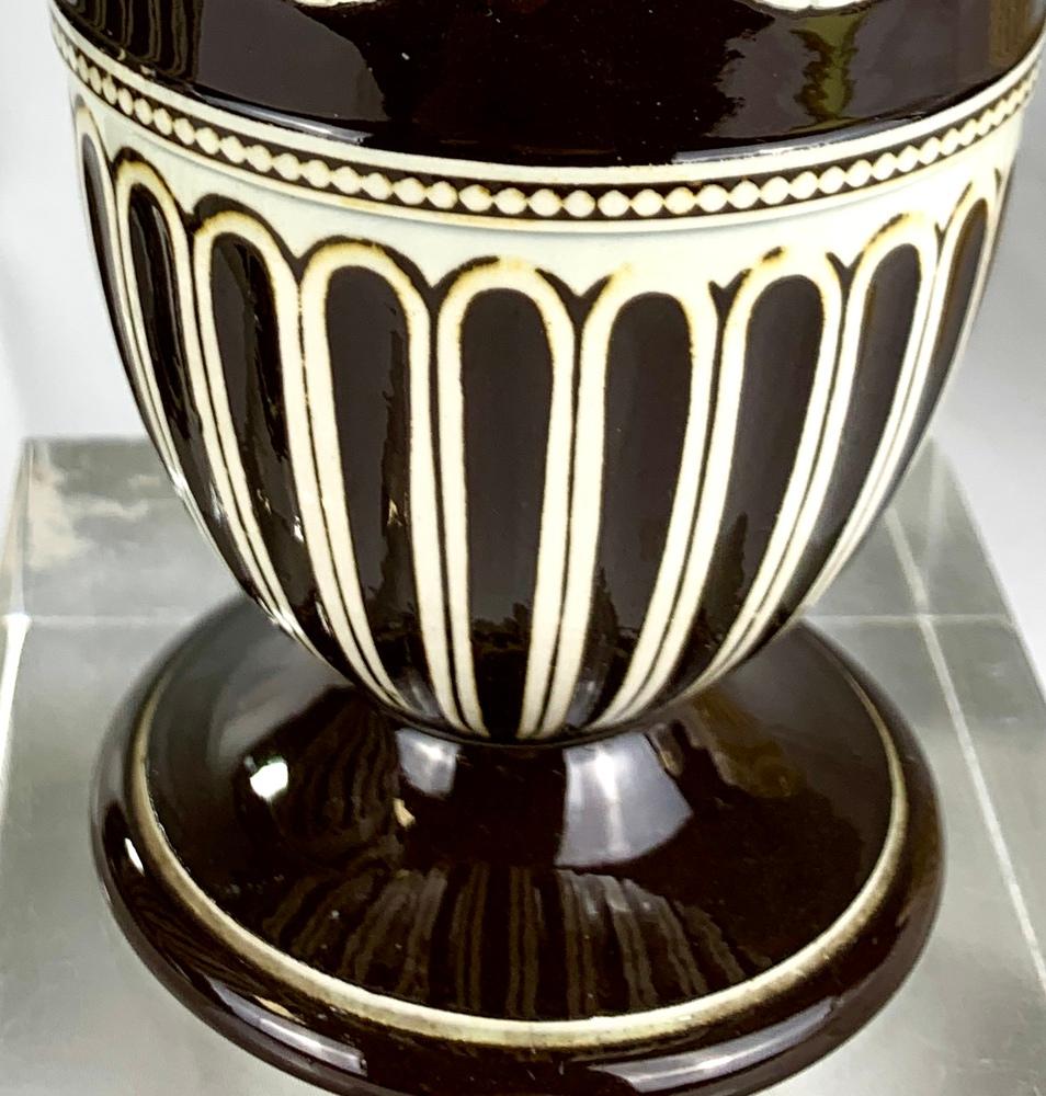 Three Antique Wedgwood Creamware Vases Late 18th Century England Circa 1790 In Excellent Condition In Katonah, NY
