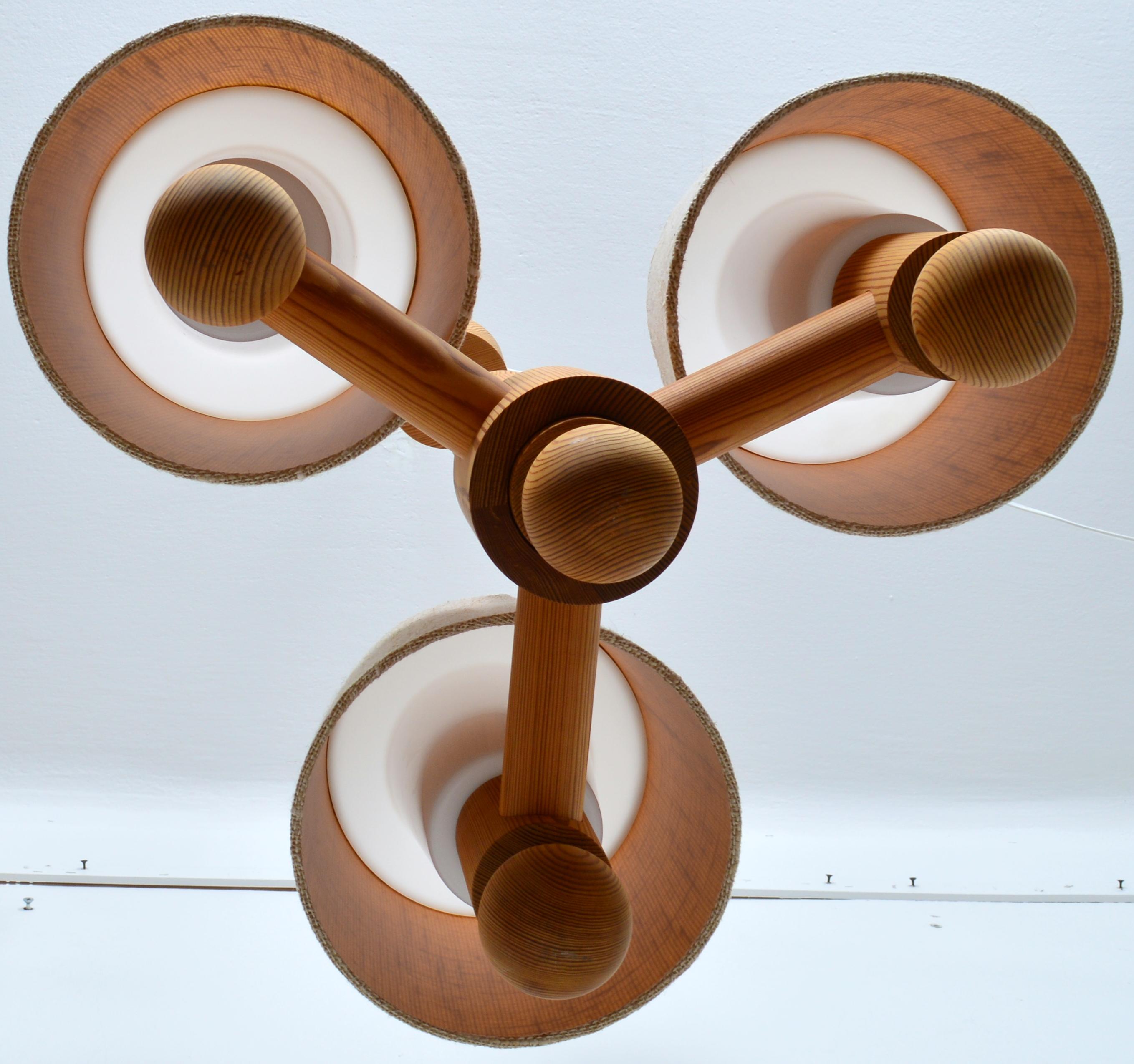 Araña de tres brazos de pino macizo de Luxus Sweden, años 60 Sueco en venta