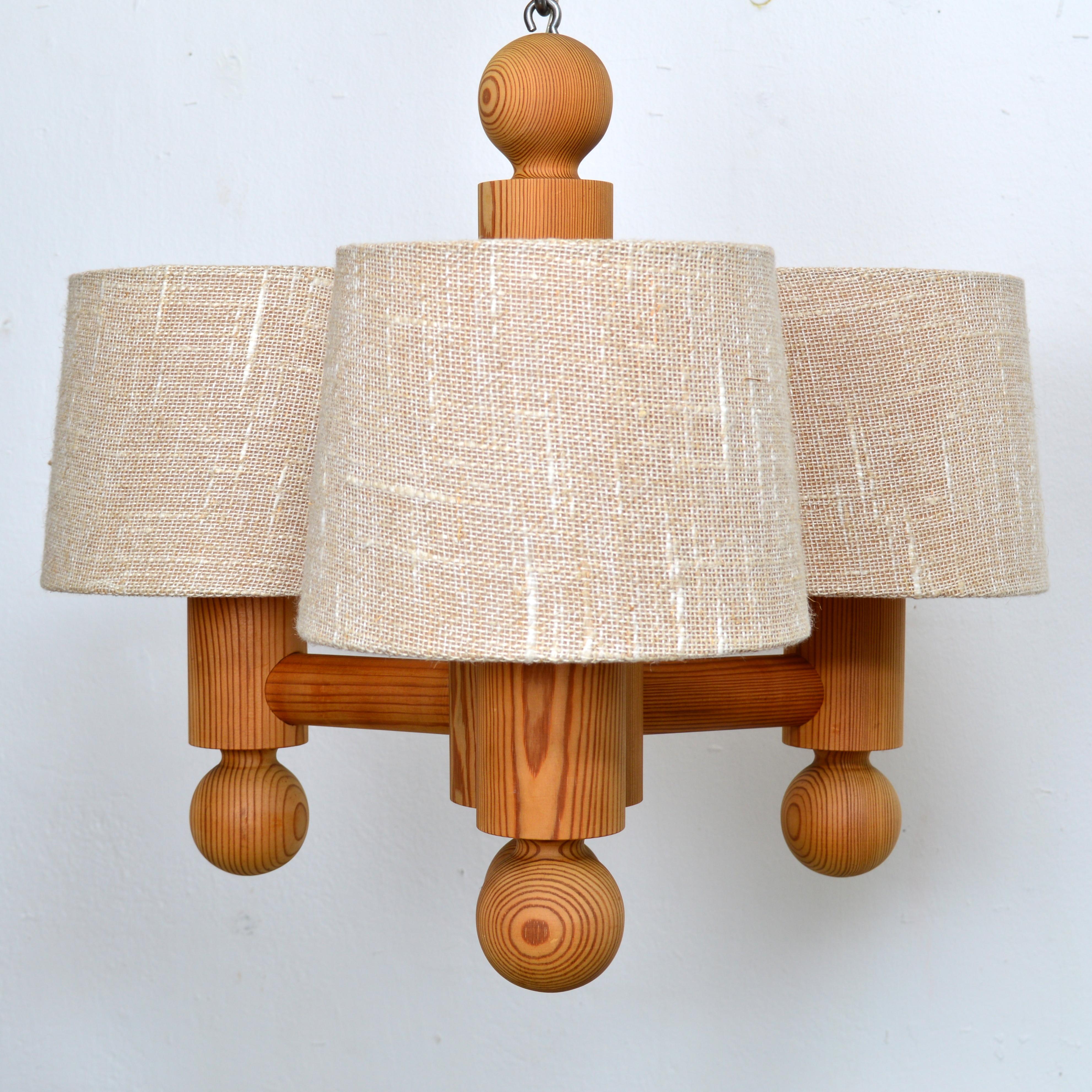 Three Arm Solid Pine Chandelier by Luxus Sweden, 1960s In Good Condition For Sale In Stockholm, SE
