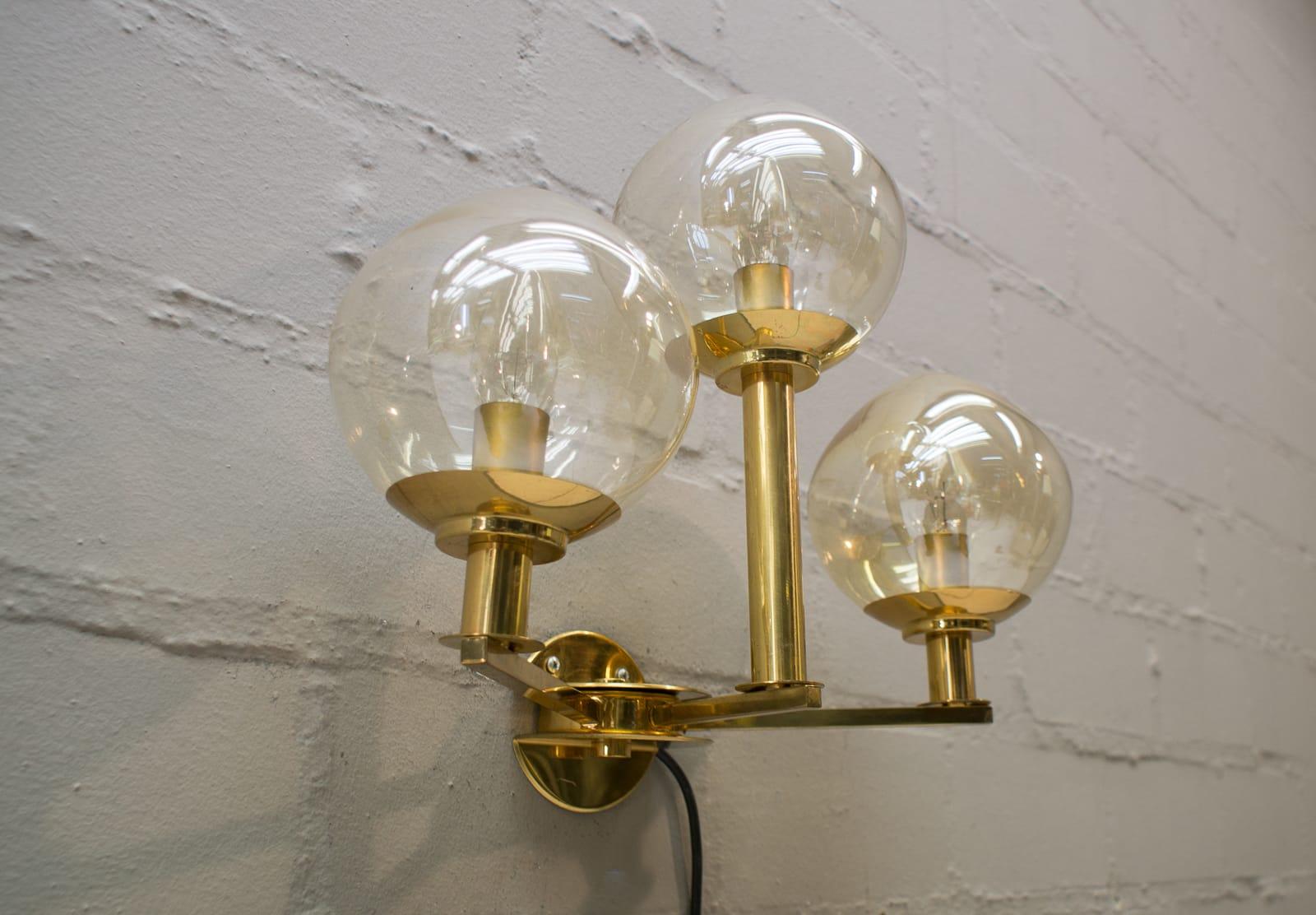 Three-Arm Wall Lamp by Hans-Agne Jakobsson, 1960s en Bueno estado para la venta en Nürnberg, Bayern