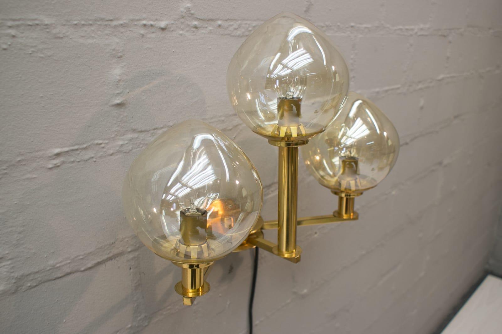 Three-Arm Wall Lamp by Hans-Agne Jakobsson, 1960s mediados del siglo XX en venta