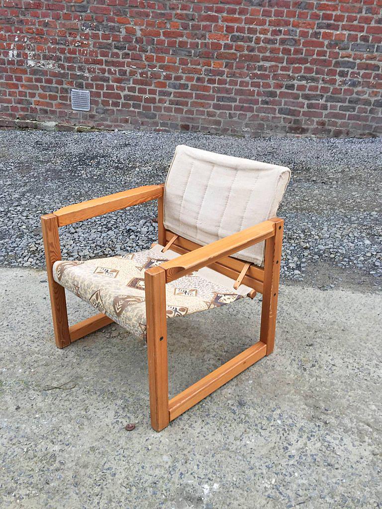 Drei Sessel aus Kiefernholz und Leder, um 1970 (Moderne der Mitte des Jahrhunderts) im Angebot