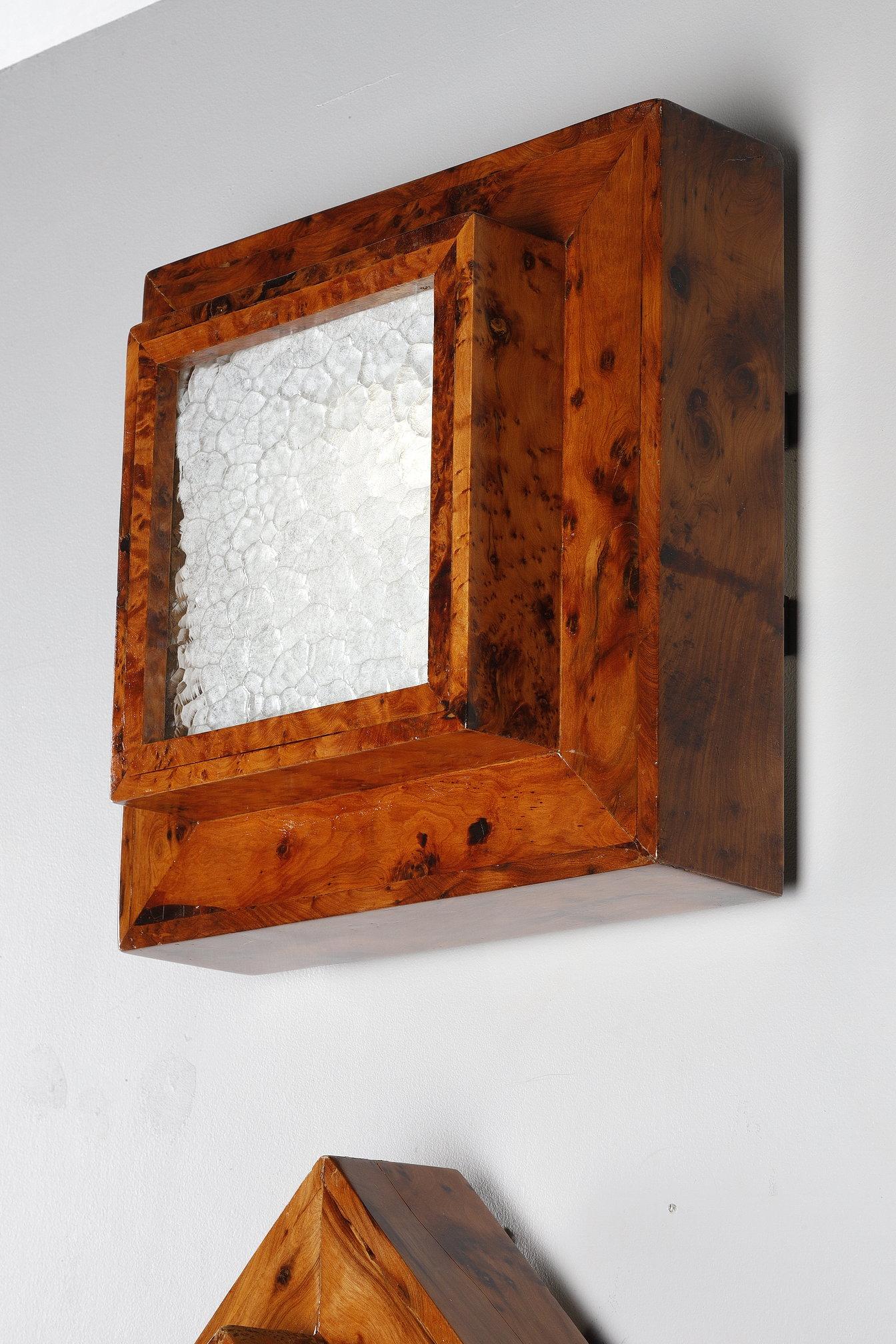 Tres lámparas Art Déco de techo o pared en chapa de olmo rebabas en venta 2