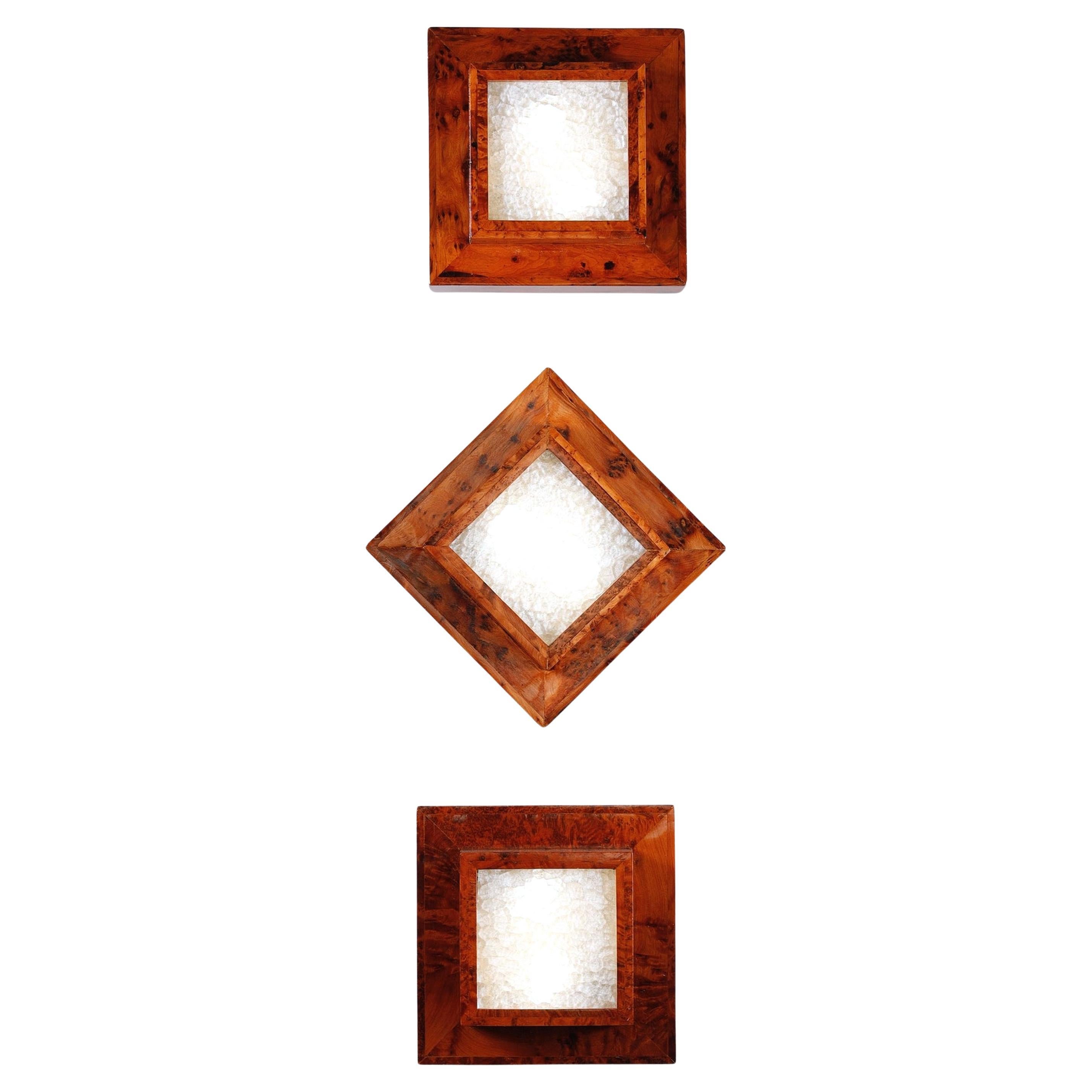 Tres lámparas Art Déco de techo o pared en chapa de olmo rebabas en venta
