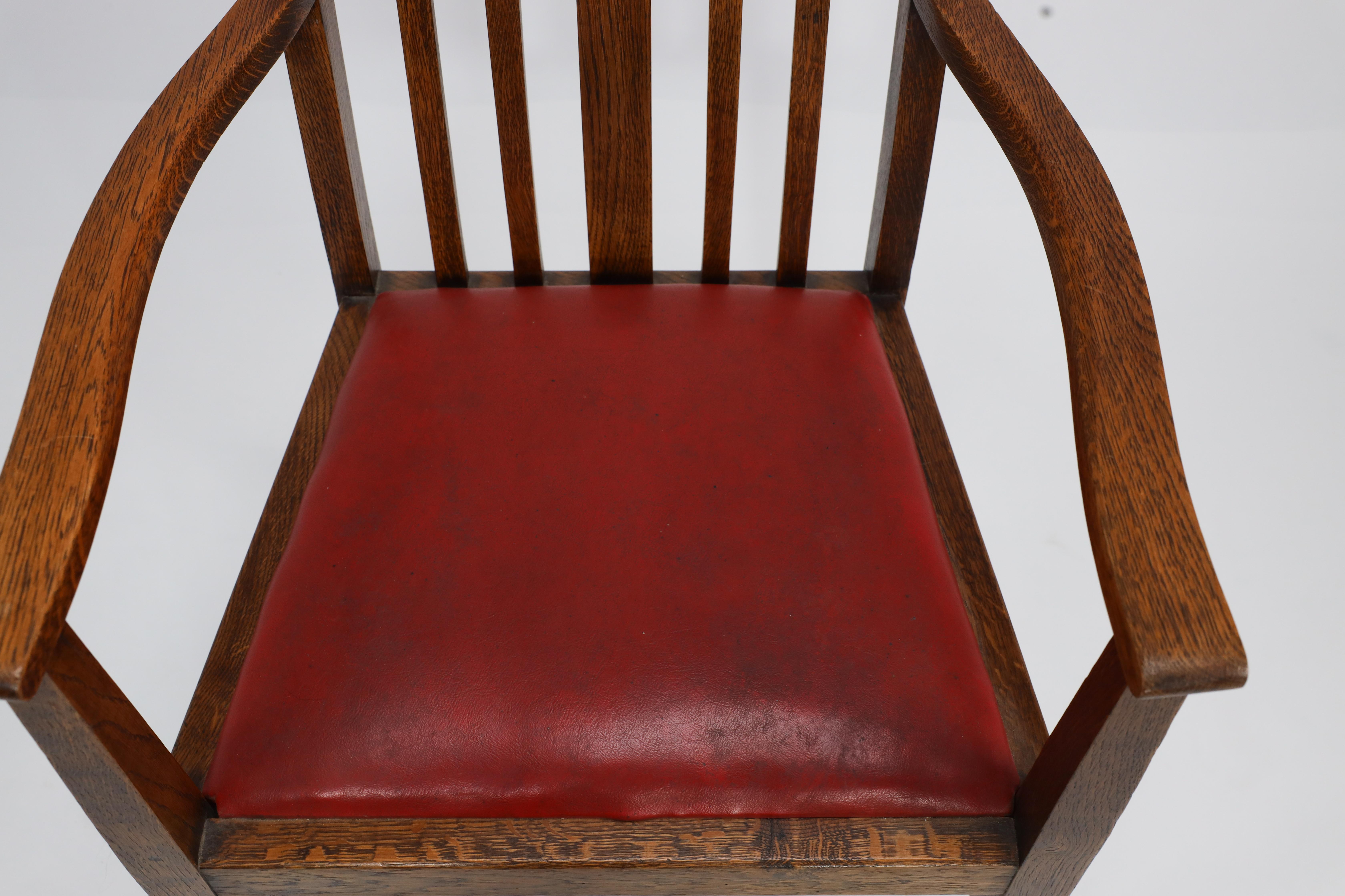Drei Arts and Craft Eichen-Esszimmer-Sessel im Angebot 2
