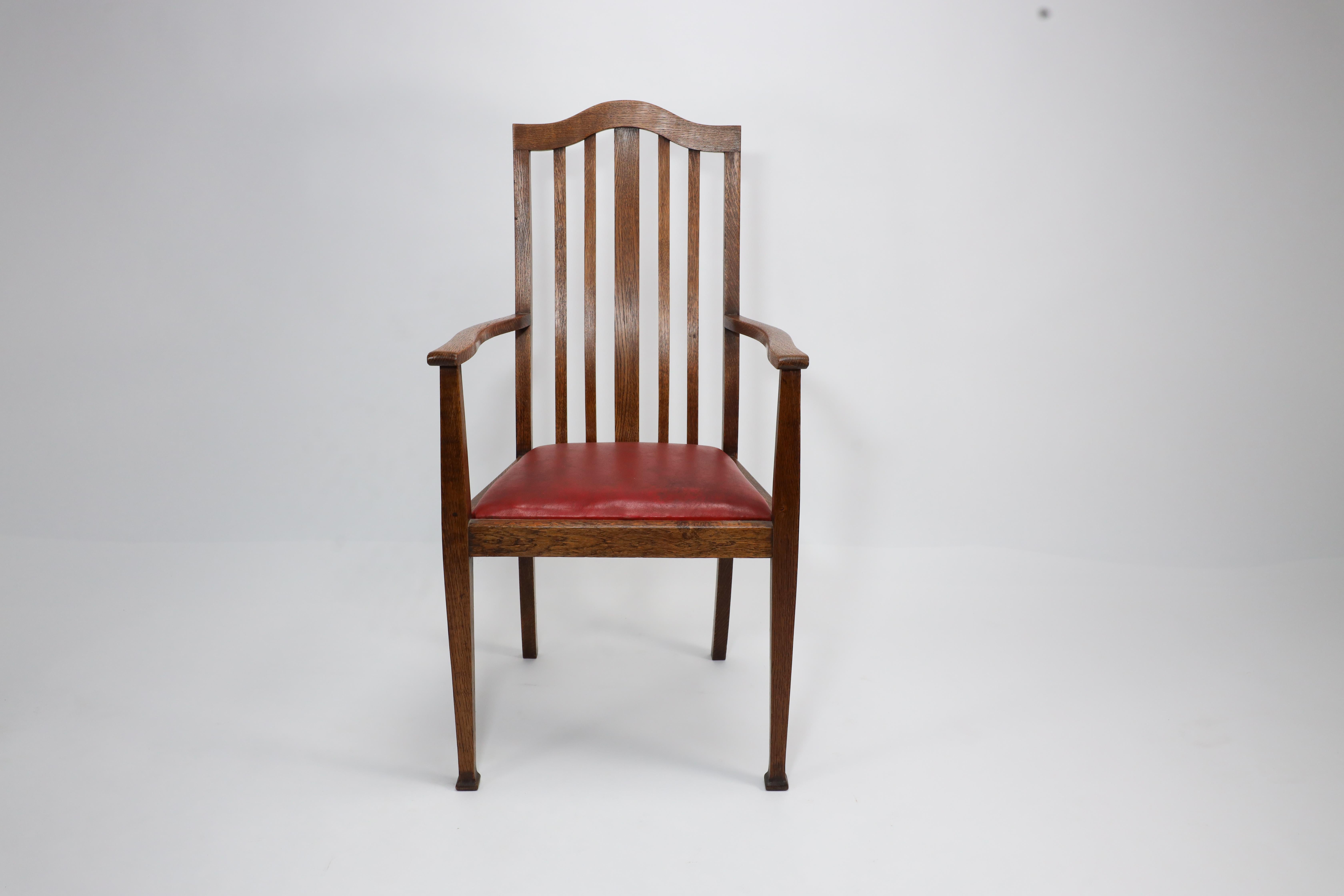 Three Arts and Crafts oak dining armchairs In Good Condition For Sale In London, GB