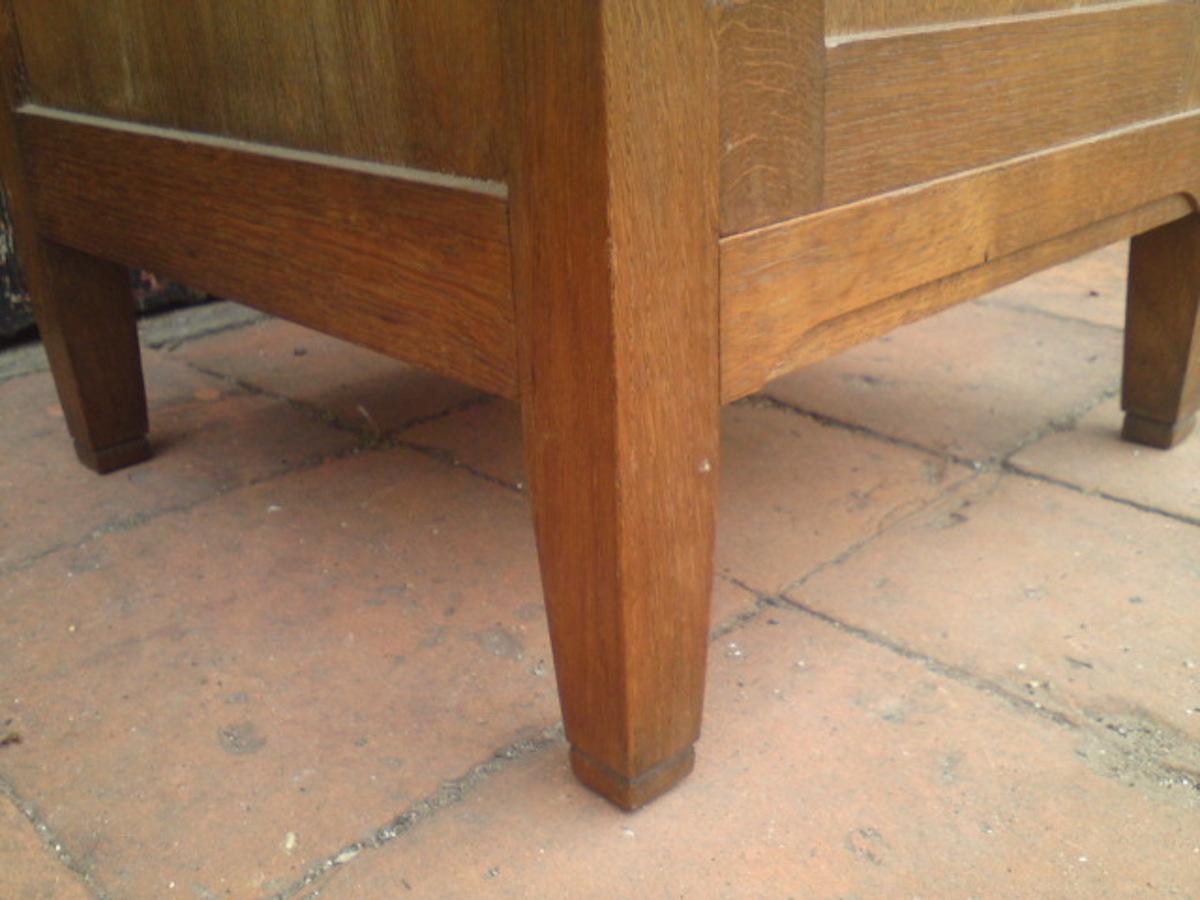 Early 20th Century Three Arts & Crafts Oak Bedside Cabinets with Marble Tops and Extending Shelves. For Sale