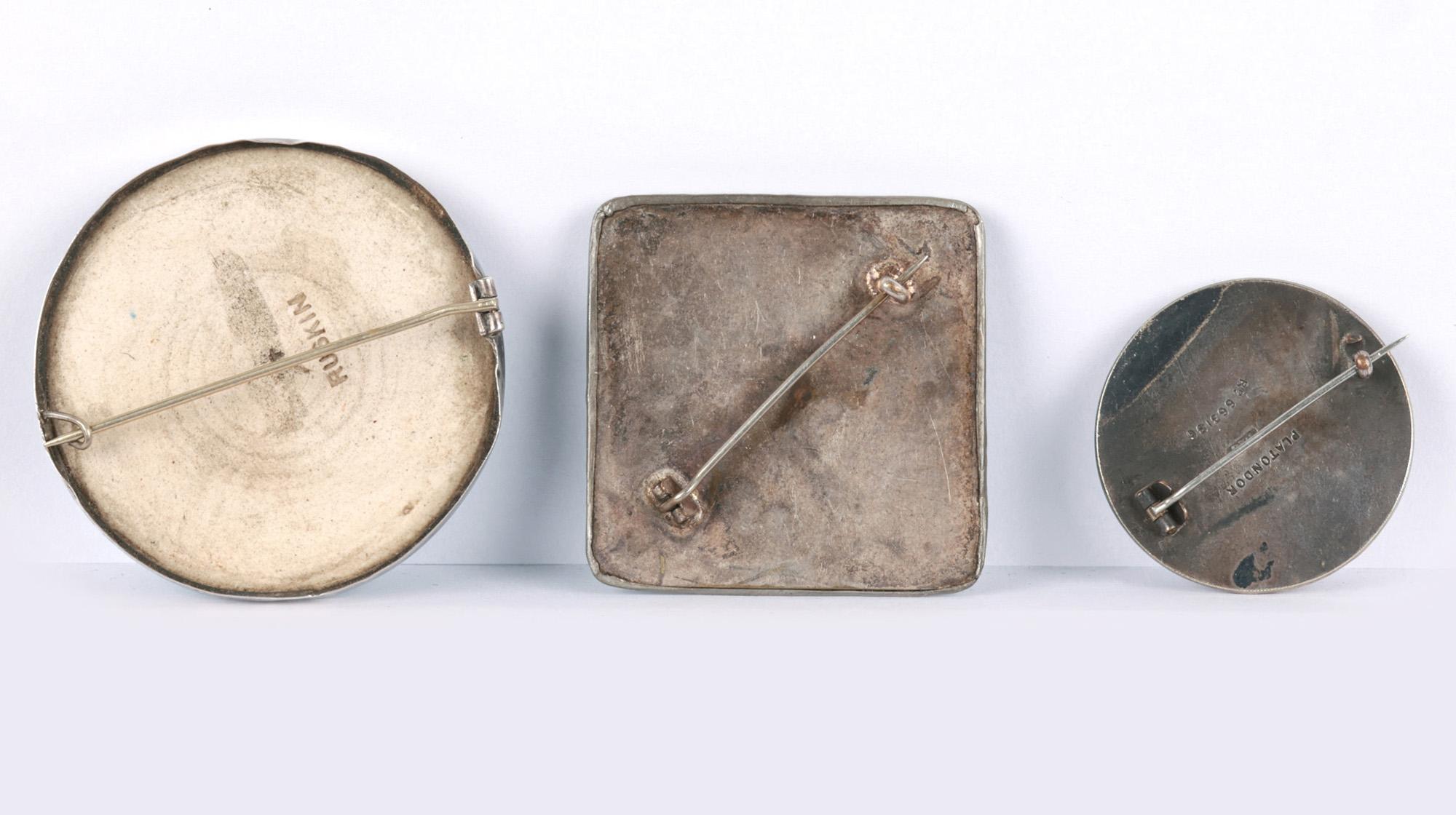Three Arts & Crafts Ruskin Mounted Brooches For Sale 2