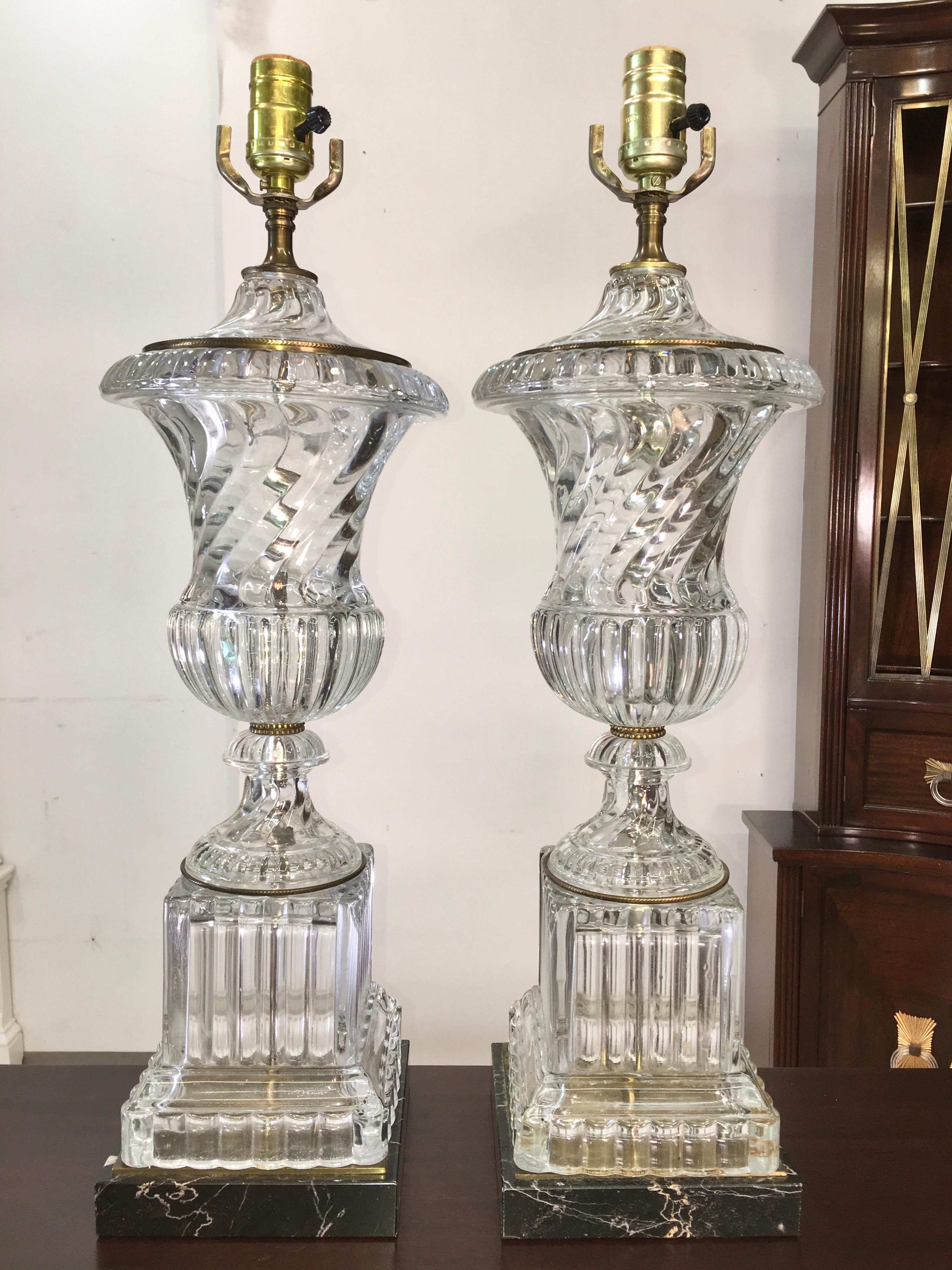 3 Vasen-Lampen aus wirbeltem Kristall im Baccarat-Stil von Paul Hanson im Angebot 12