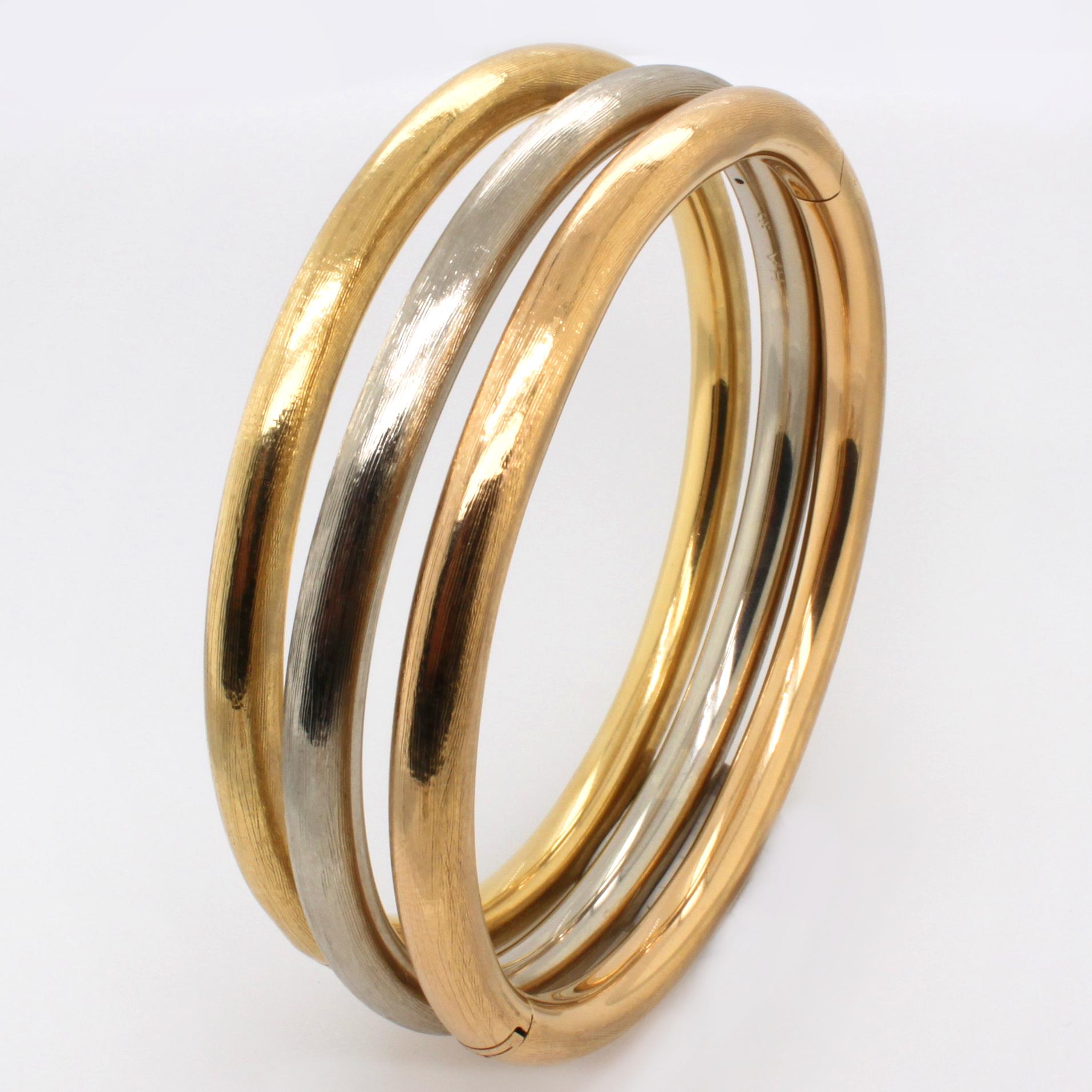 Three Bangles in Yellow, White and Rosé Gold In Excellent Condition In Idar-Oberstein, DE