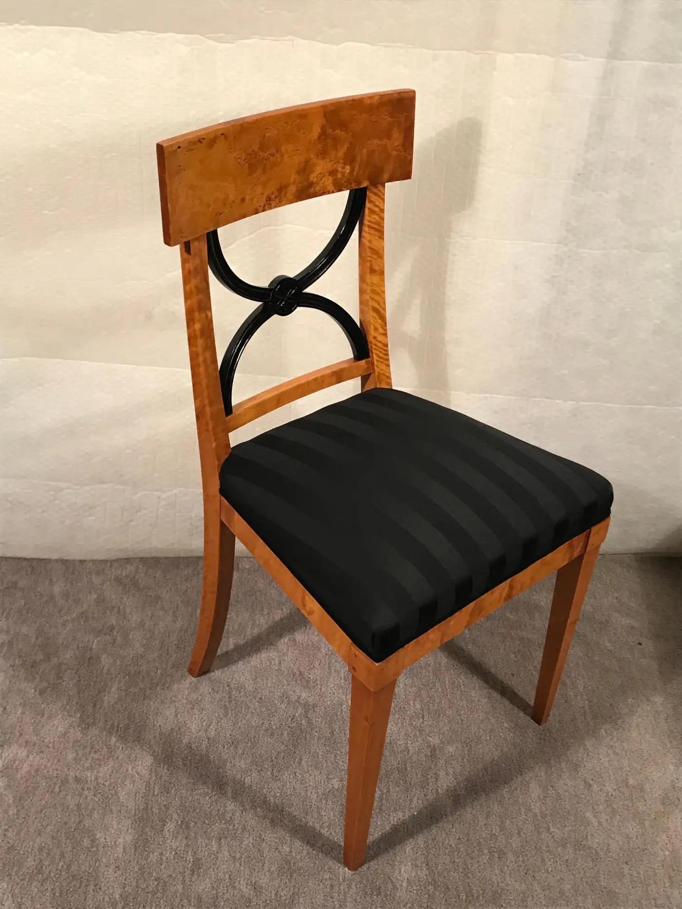 Tres sillas Biedermeier, 1820-30, chapado de madera de abedul en Bueno estado para la venta en Leimen, DE